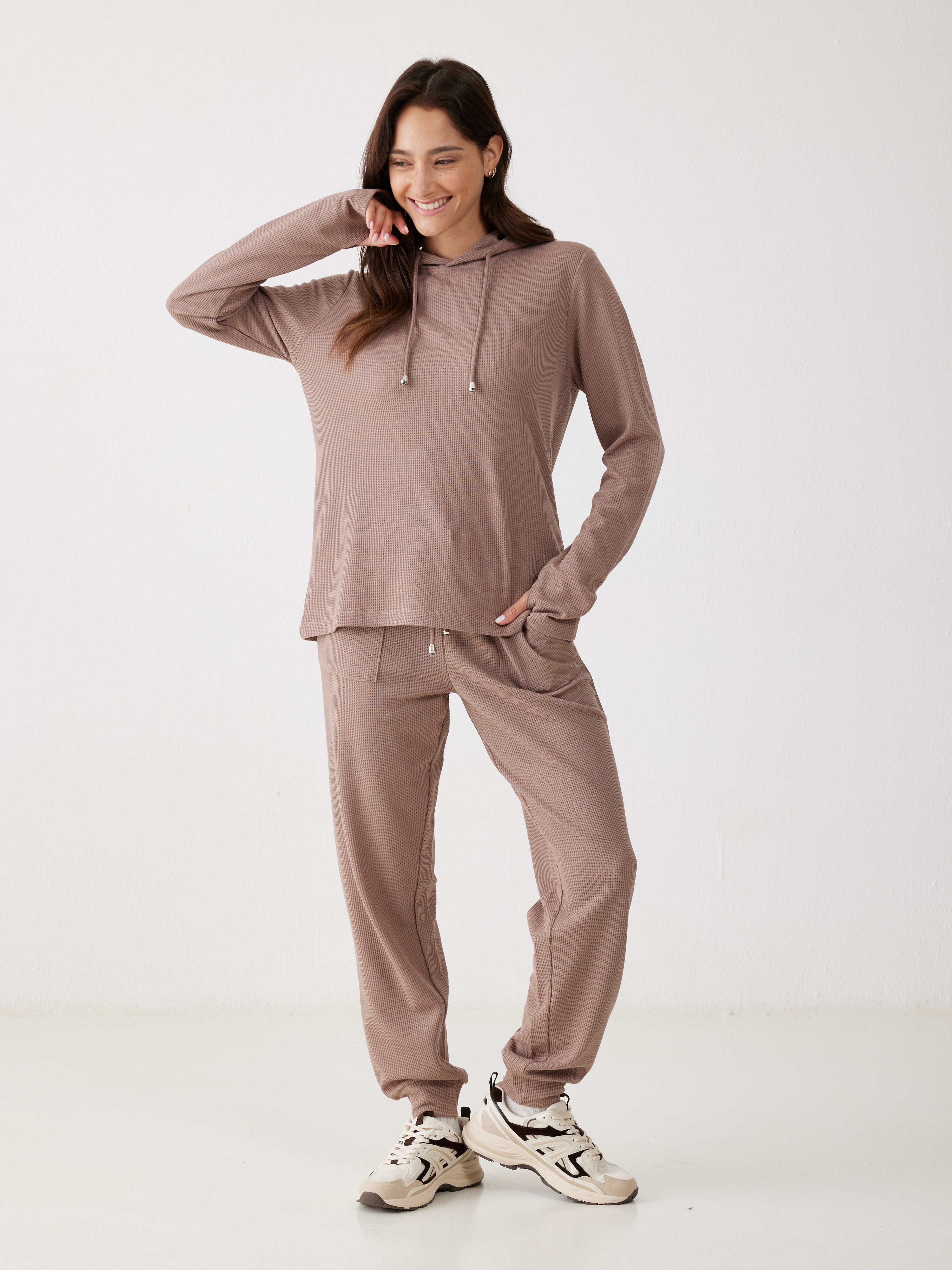 חליפת פנאי קפוצ'ון וואפל - קפה