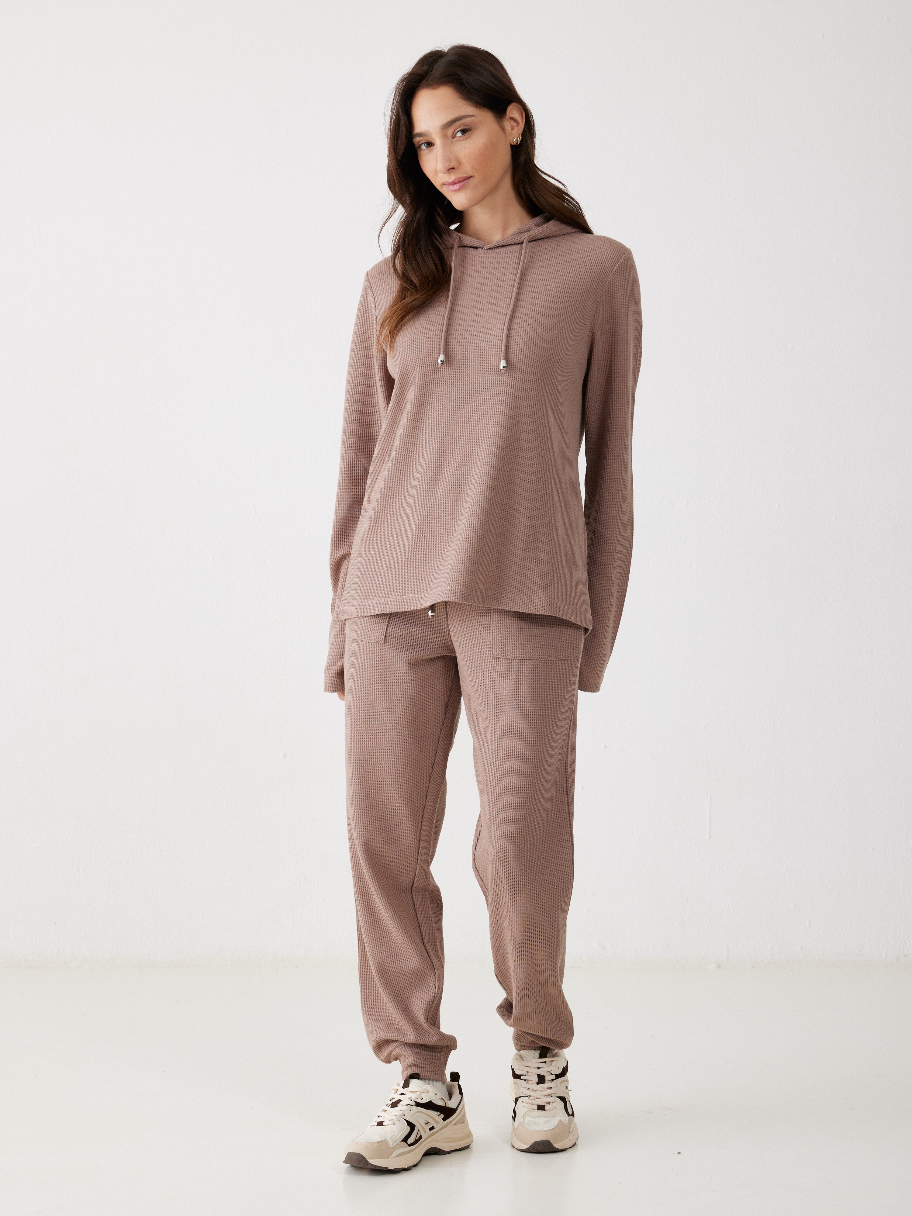 חליפת פנאי קפוצ'ון וואפל - קפה