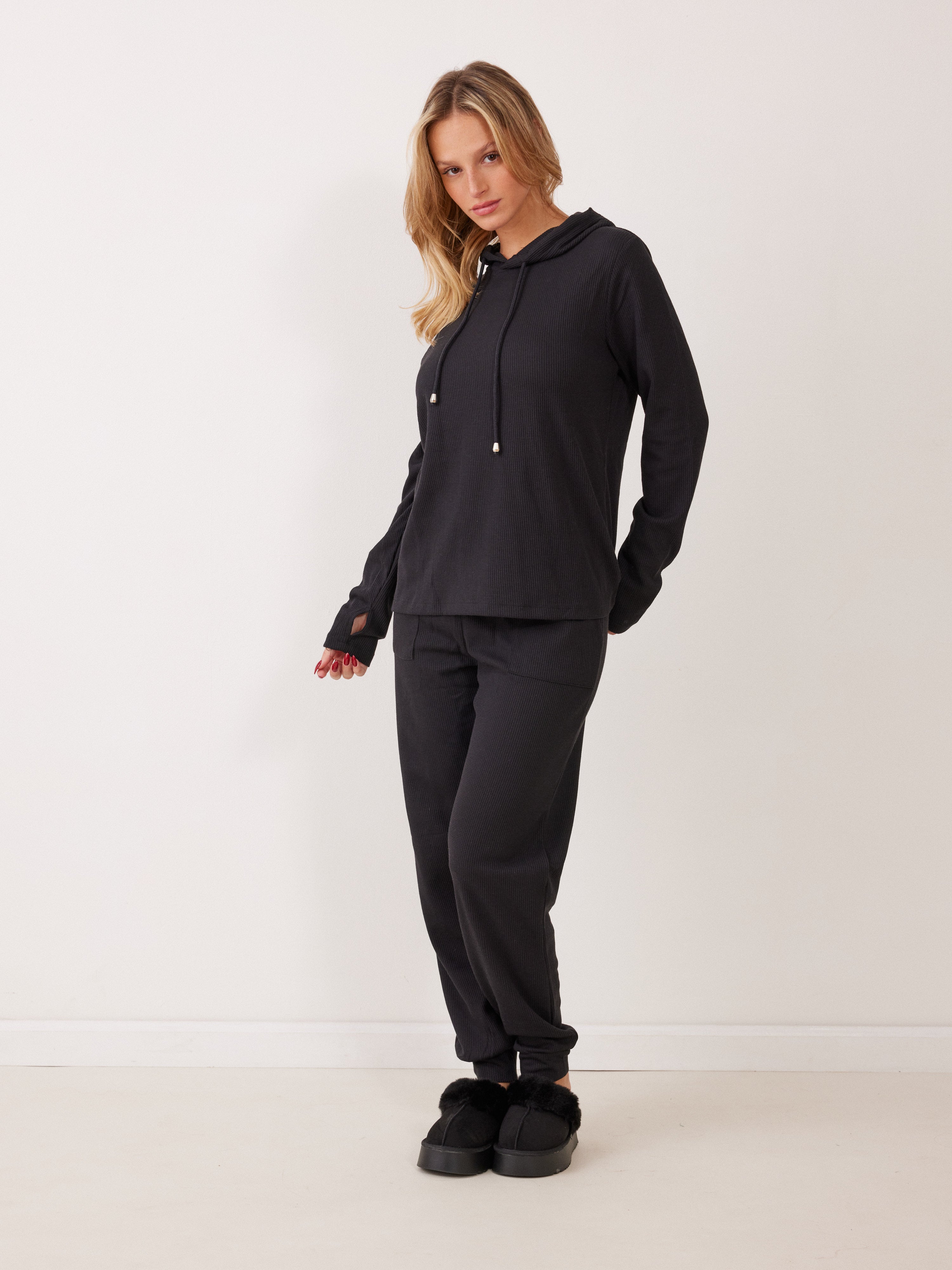 חליפת פנאי קפוצ'ון וואפל - שחור