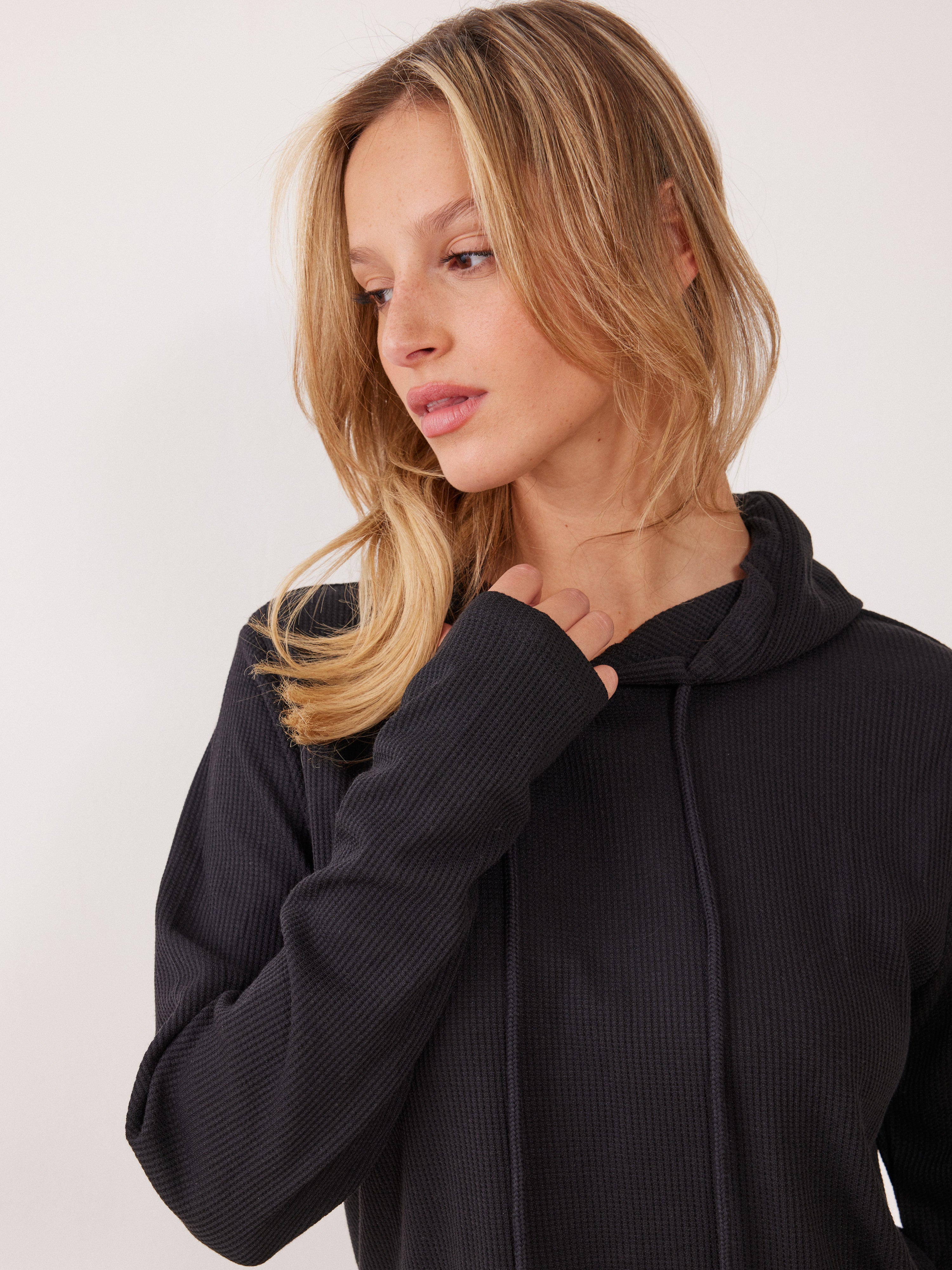 חליפת פנאי קפוצ'ון וואפל - שחור