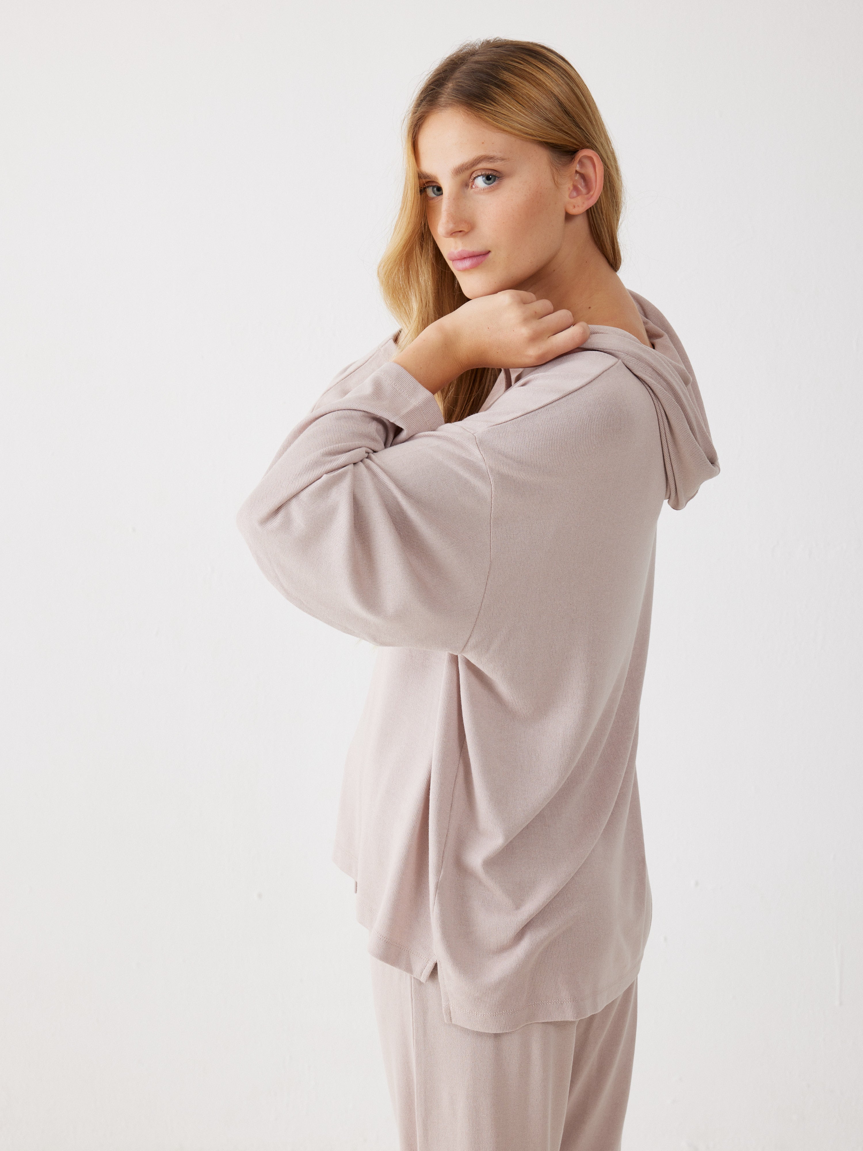 חליפת פנאי קפוצ'ון סריג דק - חול