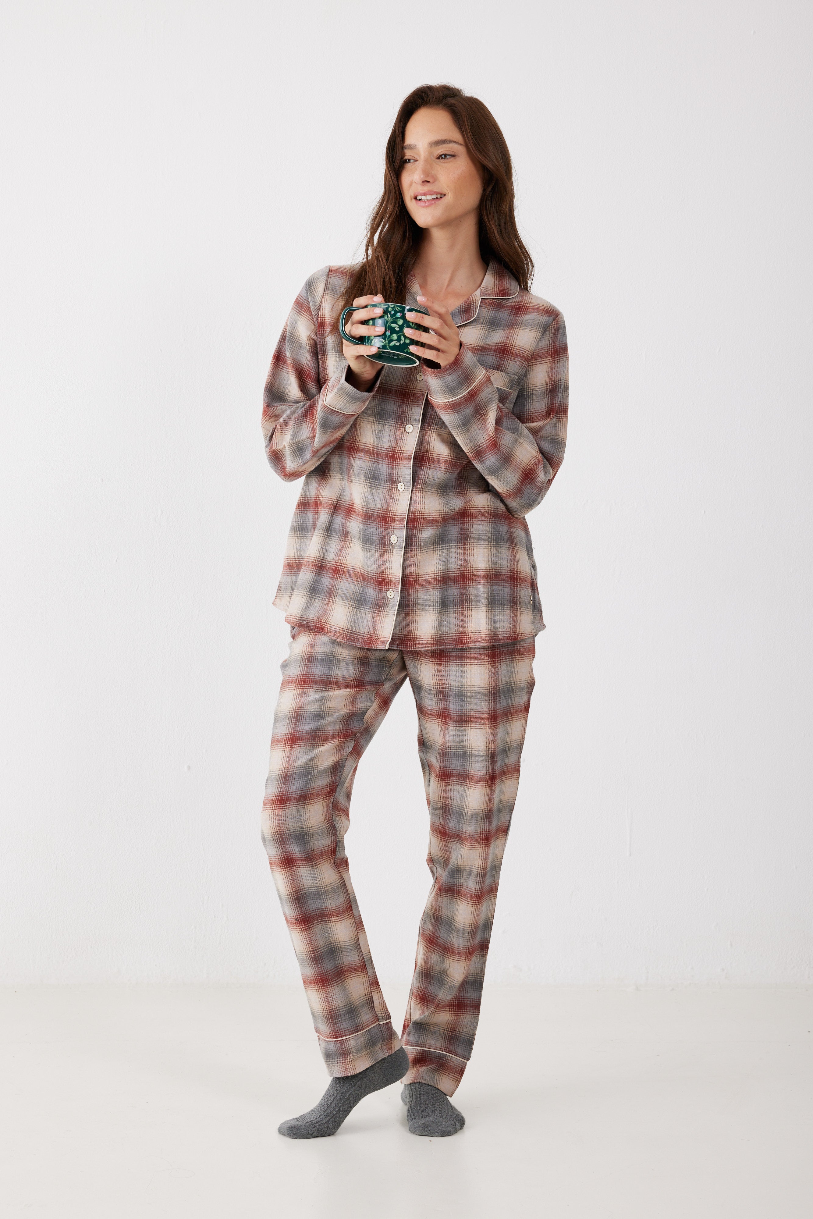 פיג'מה מכופתרת משבצות פלאנל - חול