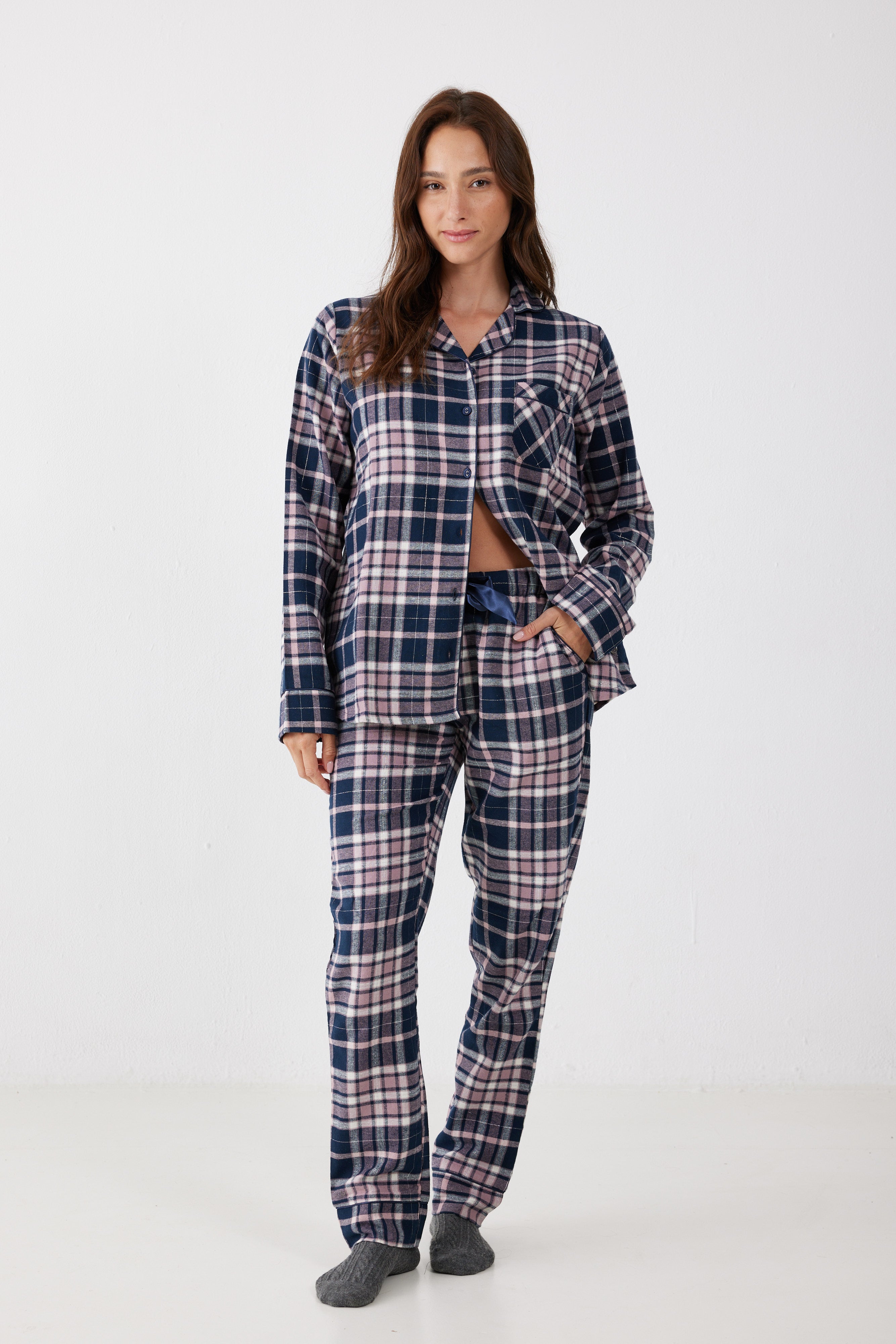 פיג'מה מכופתרת משבצות פלאנל - כחול נייבי