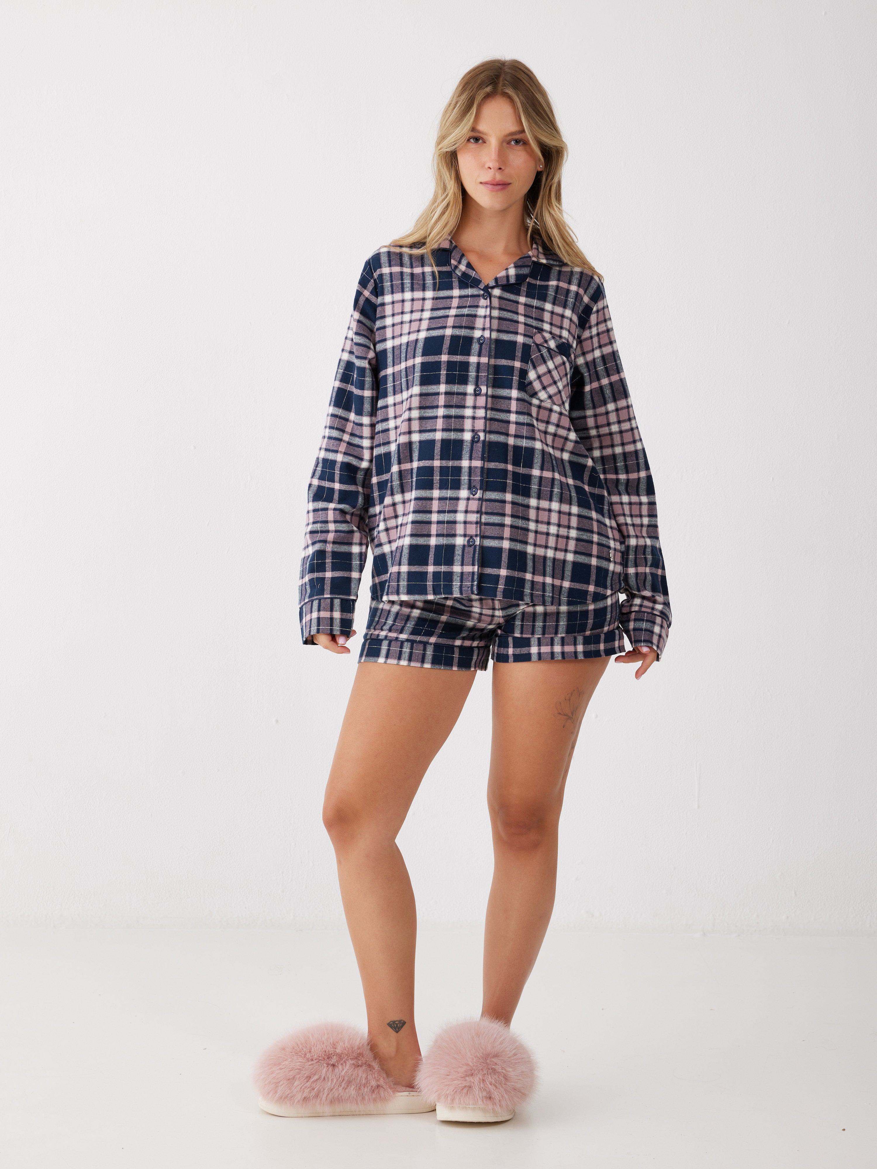 פיג'מה קצרה מכופתרת משבצות פלאנל - כחול נייבי