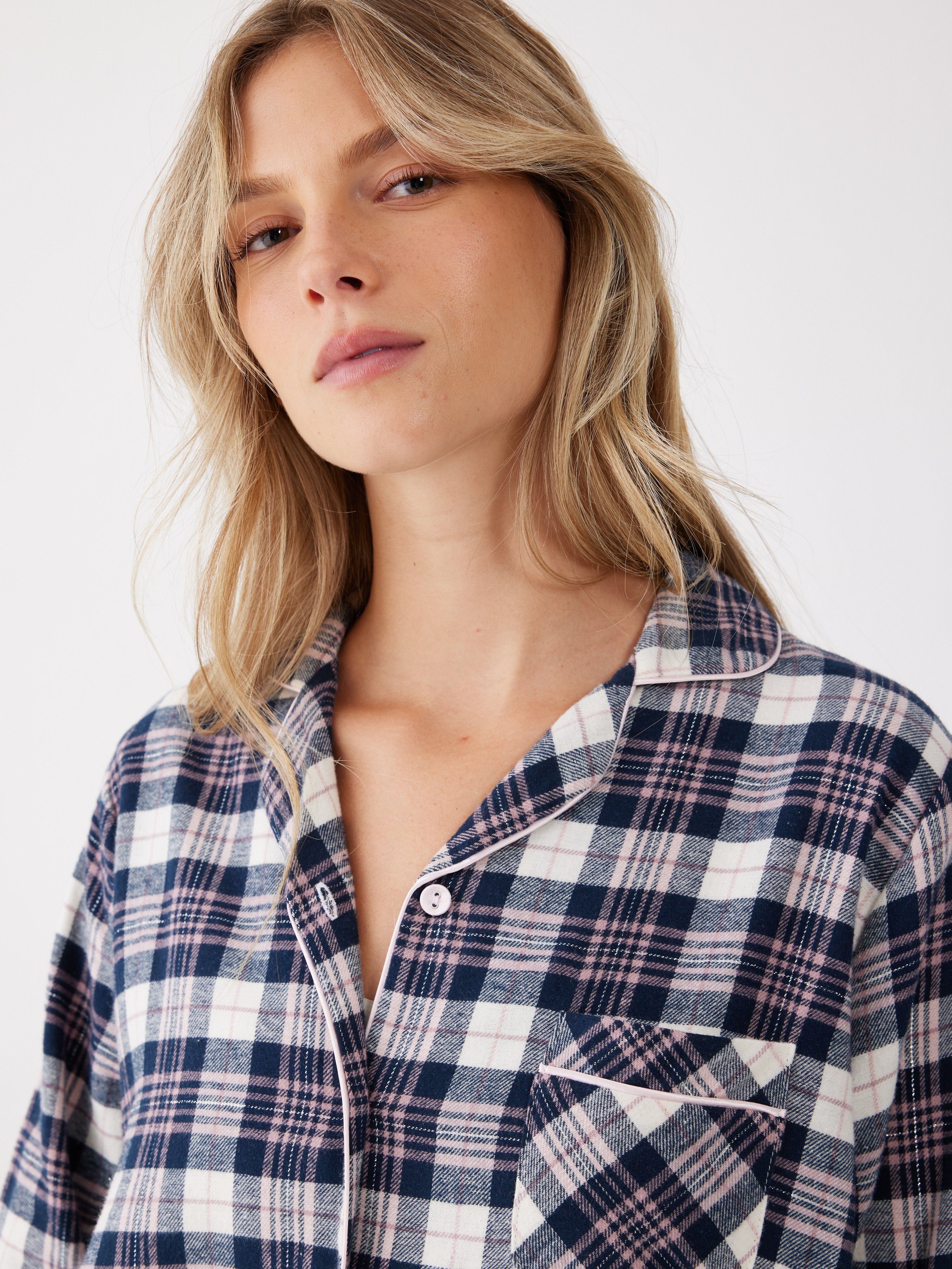 פיג'מת פלנל מכופתרת - כחול נייבי