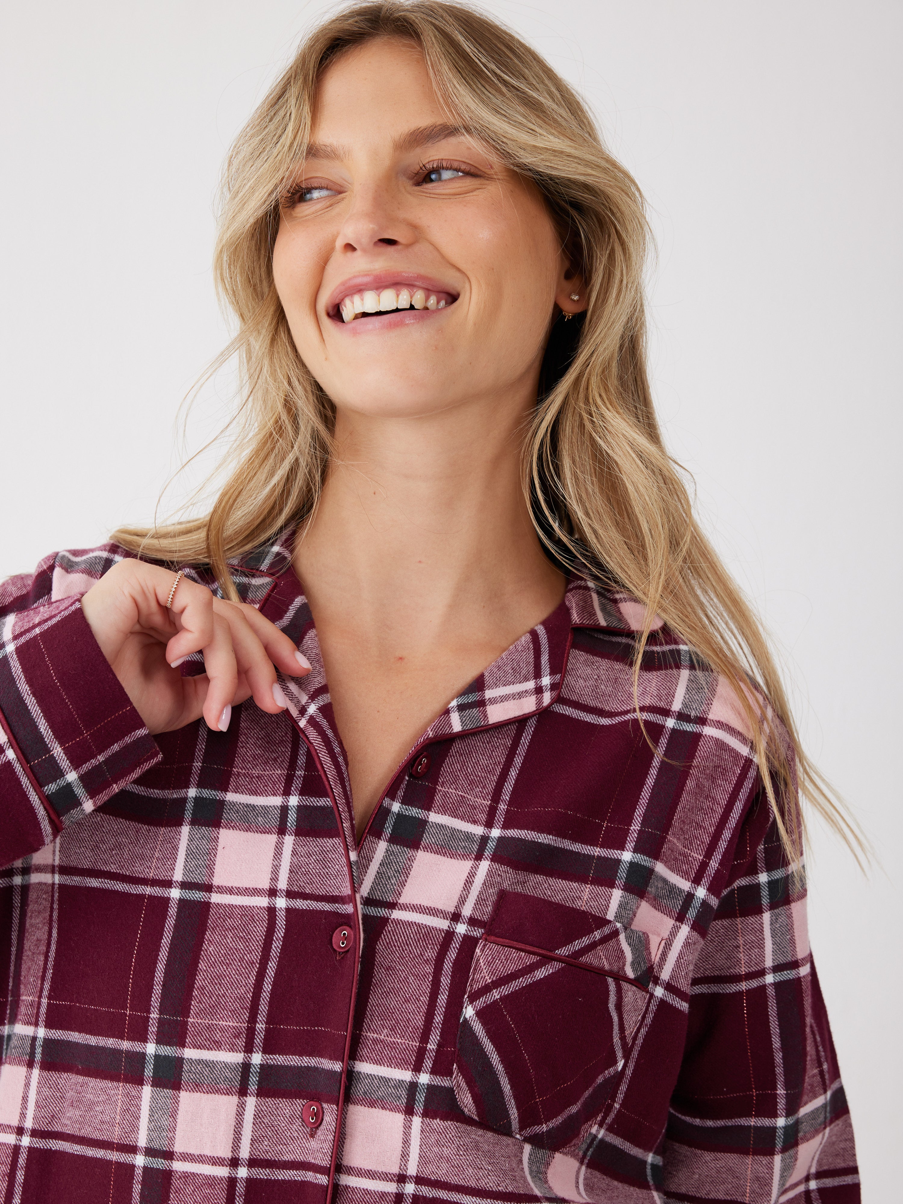 פיג'מת פלנל מכופתרת - בורדו