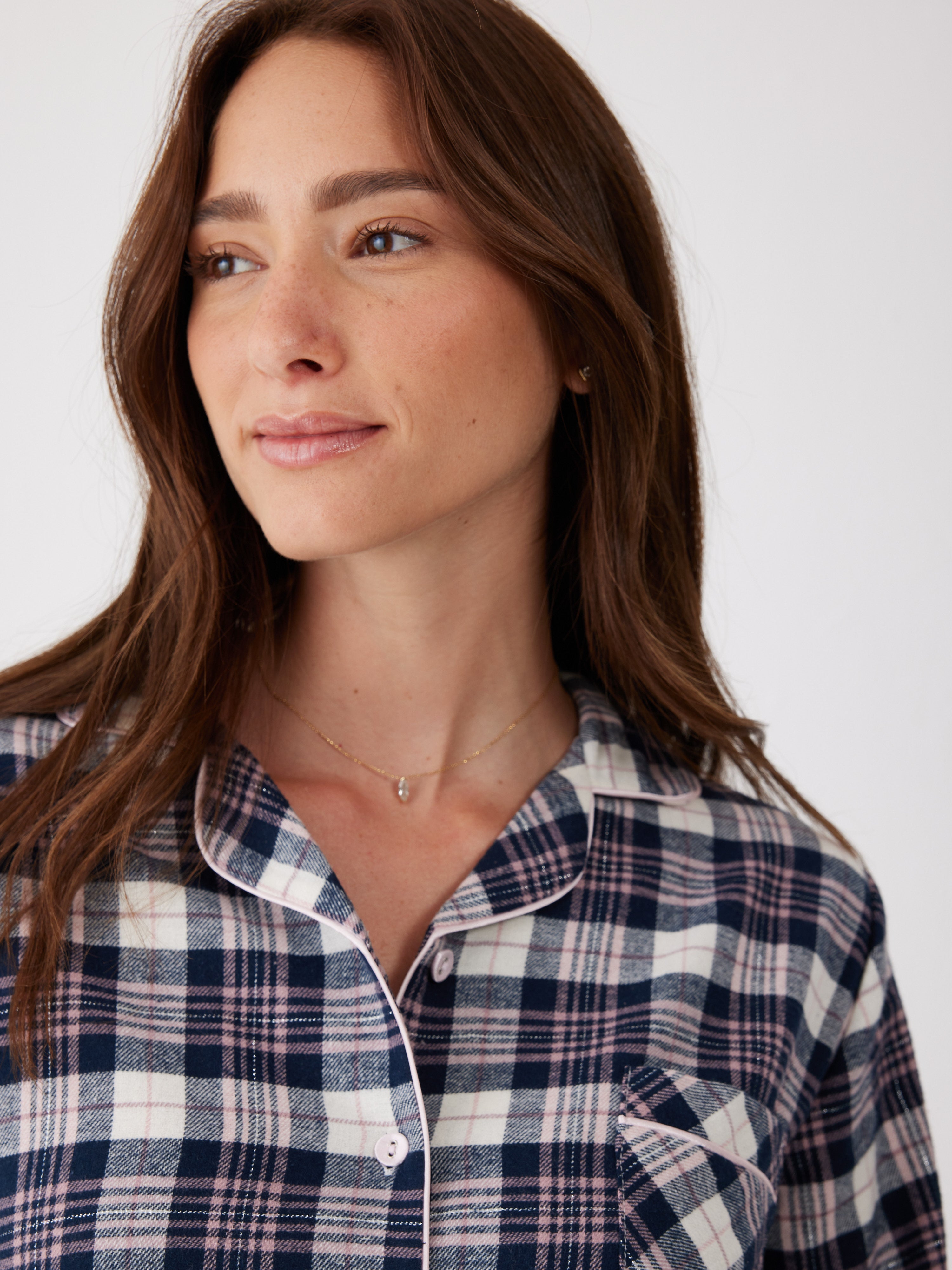 פיג'מת פלנל מכופתרת מכנס קצר - כחול נייבי