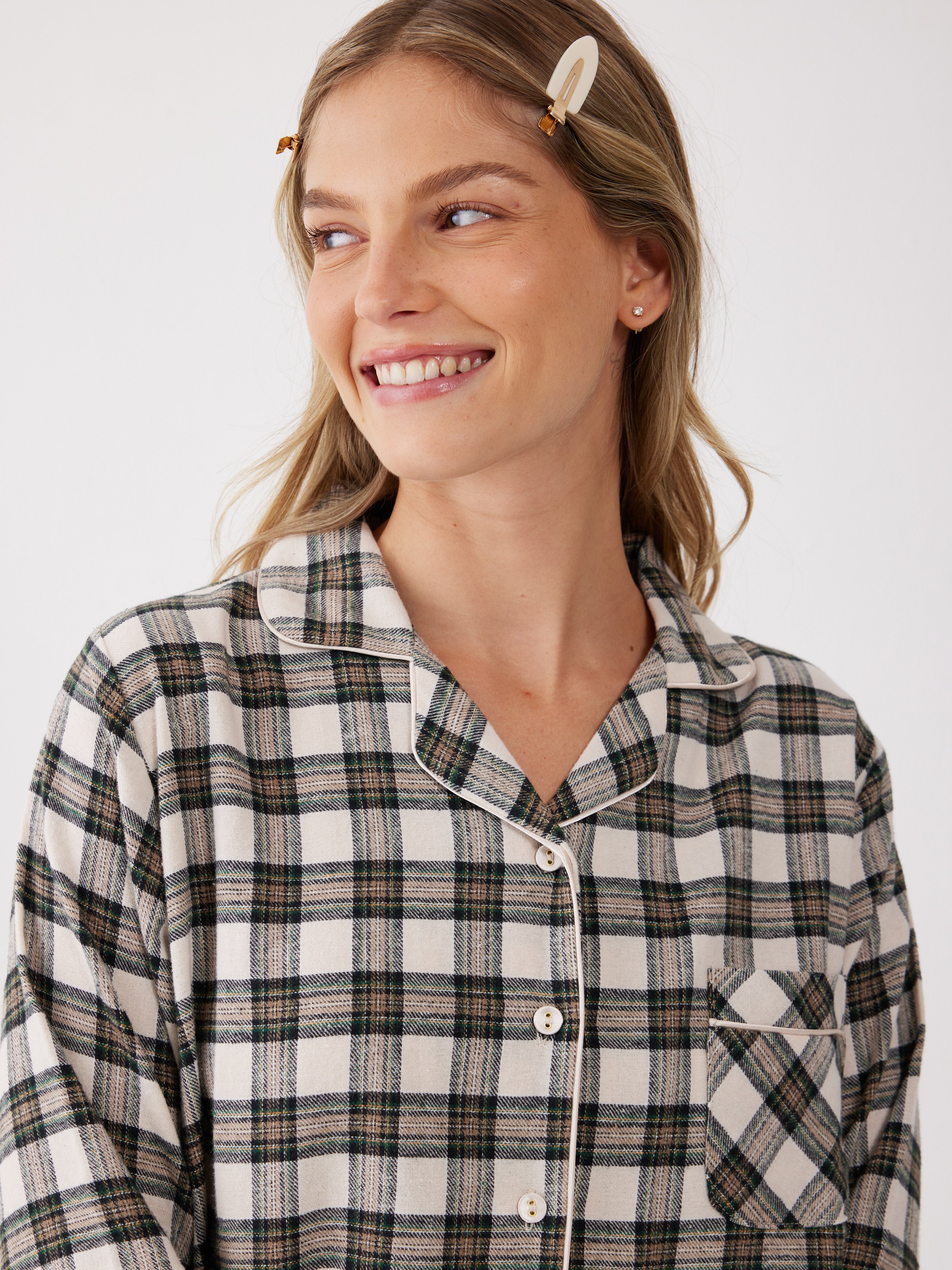 פיג'מת פלנל מכופתרת מכנס קצר - בז