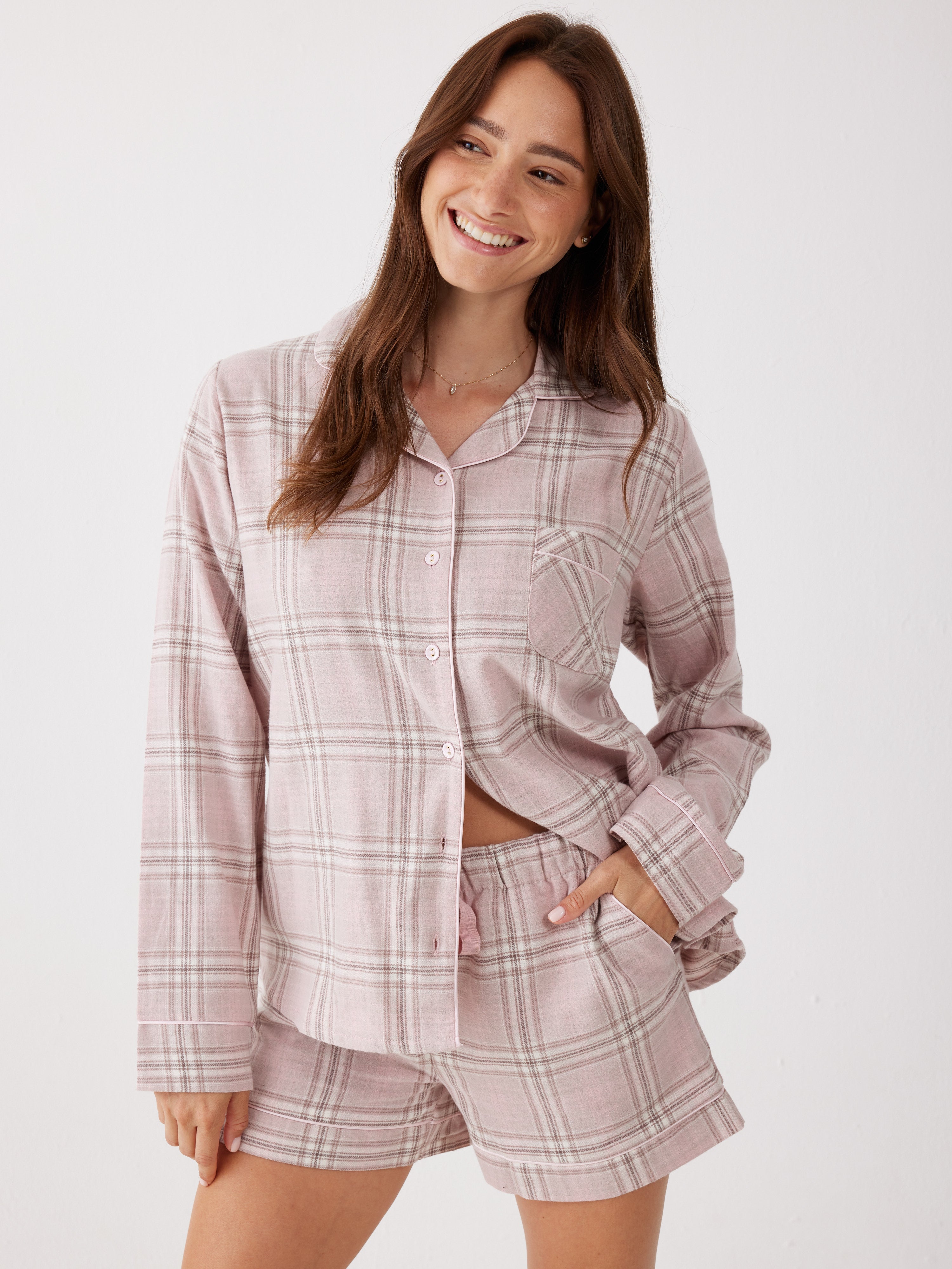 פיג'מת פלנל מכופתרת מכנס קצר - בז