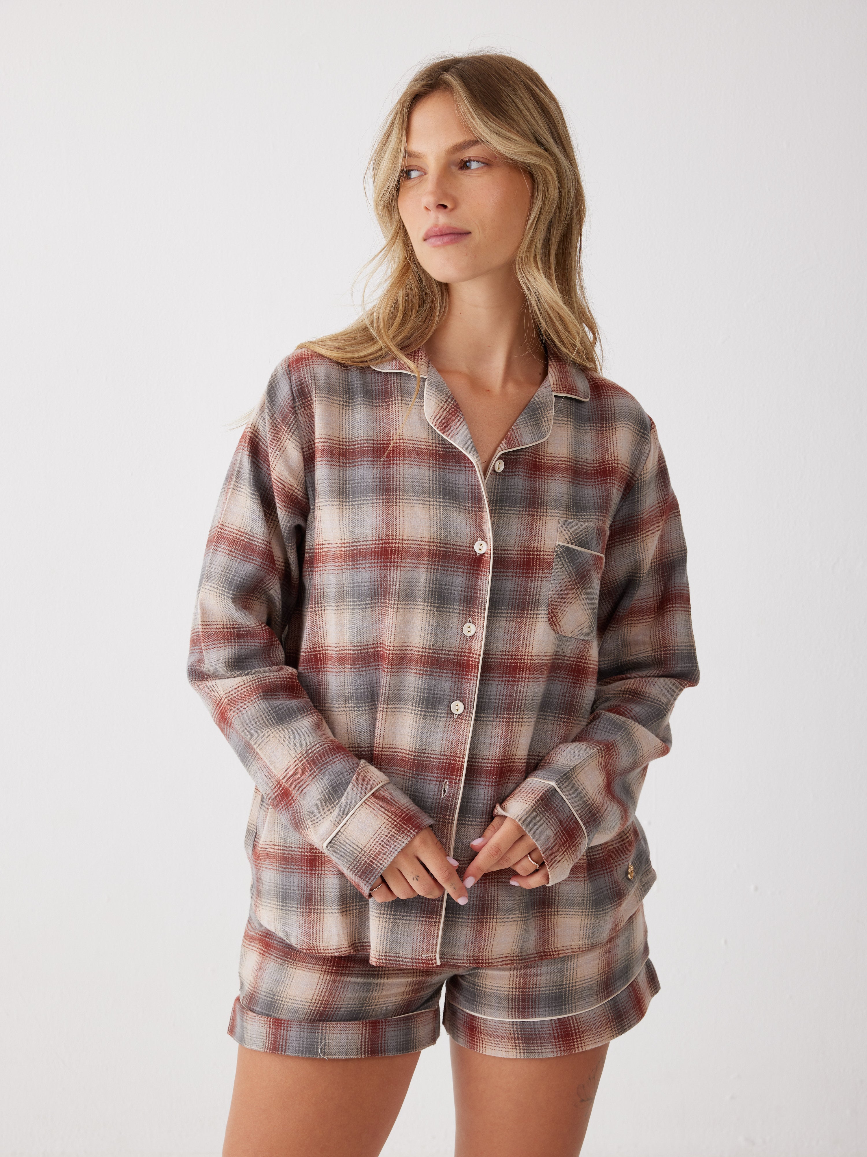 פיג'מה קצרה מכופתרת משבצות פלאנל - חול