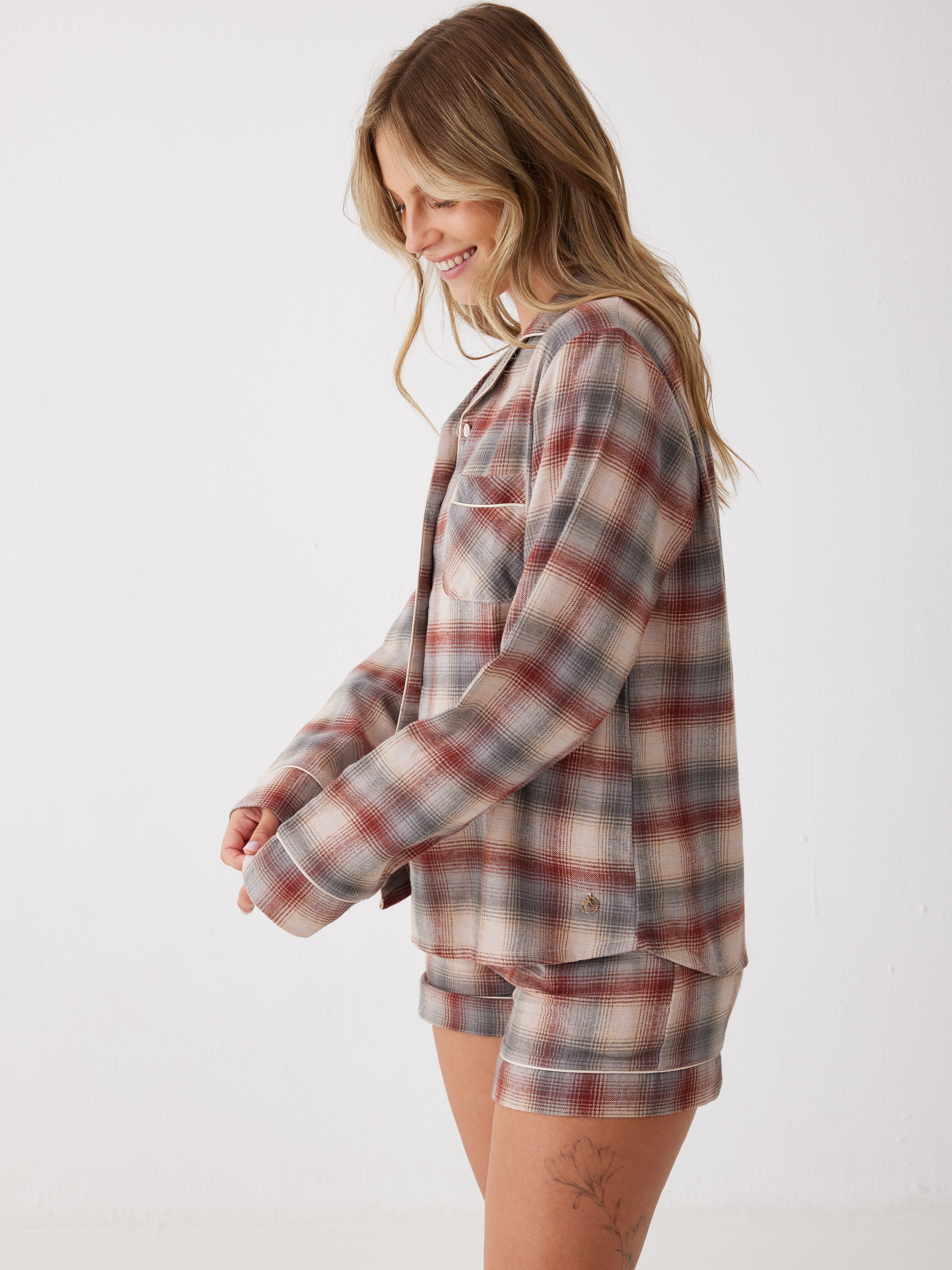 פיג'מה קצרה מכופתרת משבצות פלאנל - חול