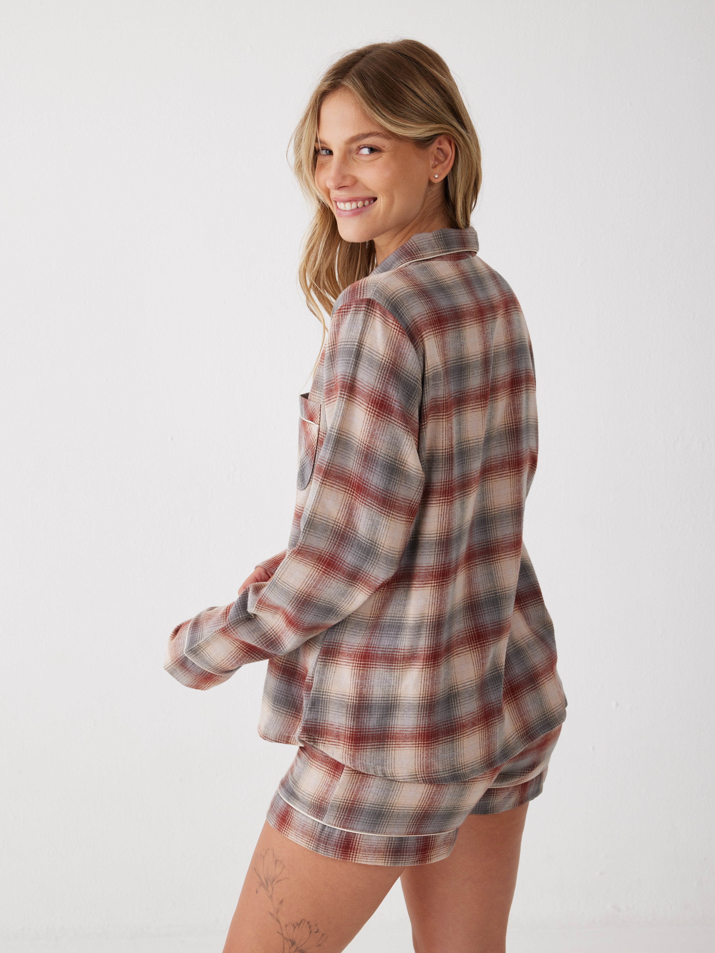 פיג'מה קצרה מכופתרת משבצות פלאנל - חול