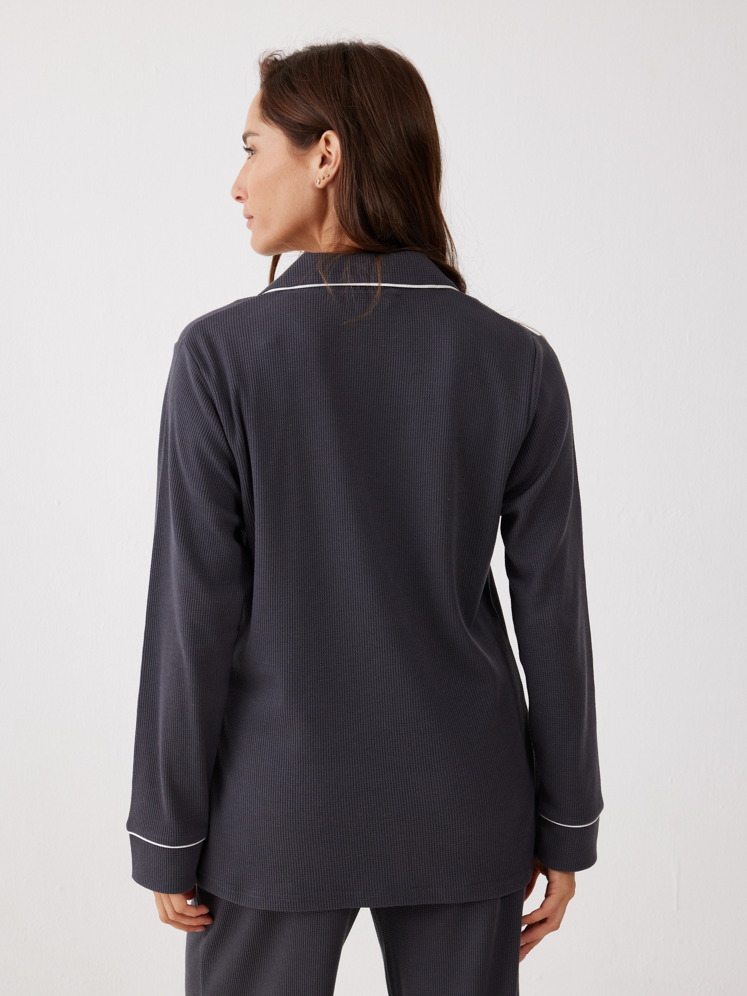 פיג'מה מכופתרת וואפל - אפור כהה