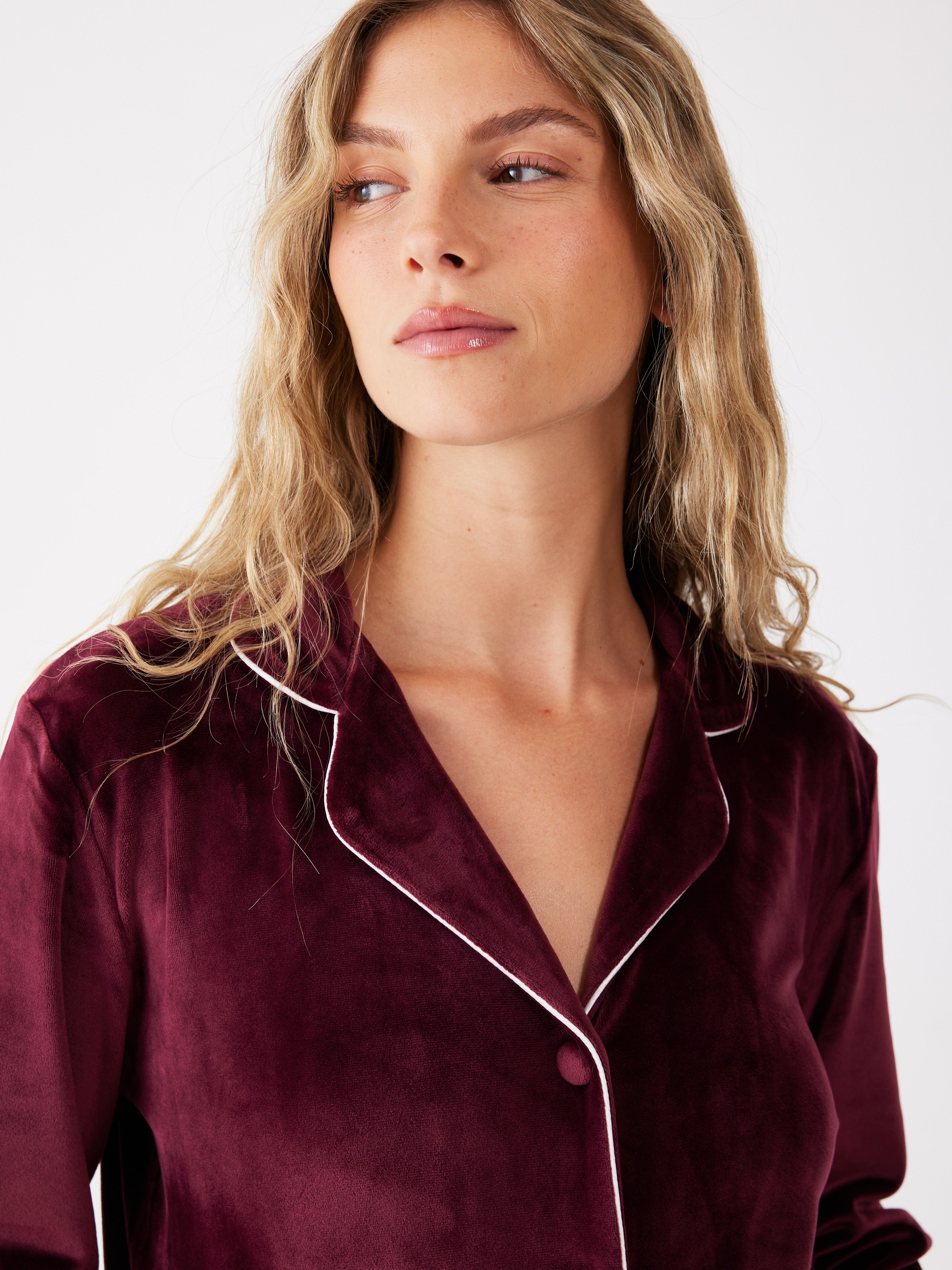 פיג'מה מכופתרת פספול קטיפה - בורדו