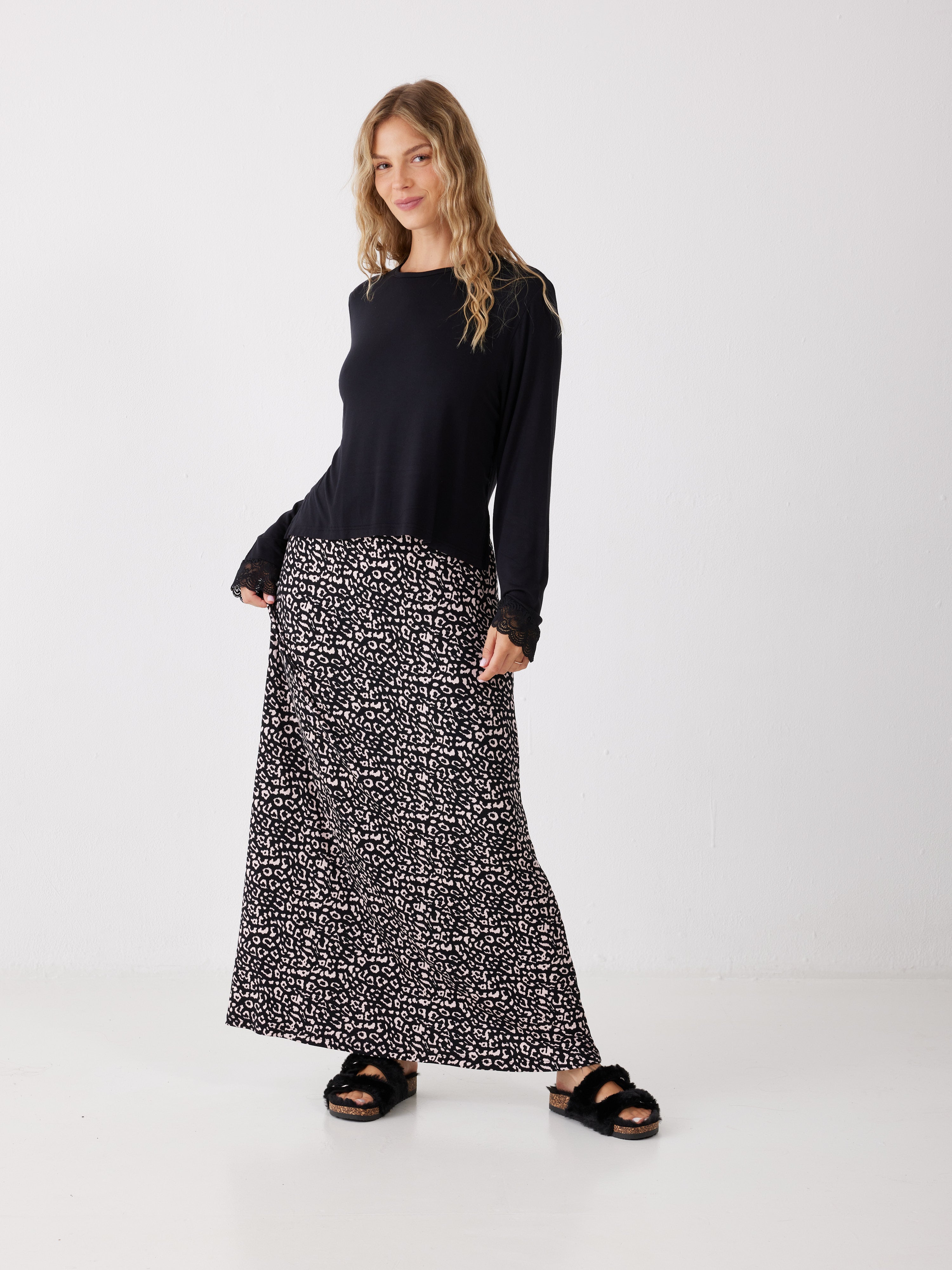 כותונת שרוול 3/4 מנומרת ויסקוזה - שחור