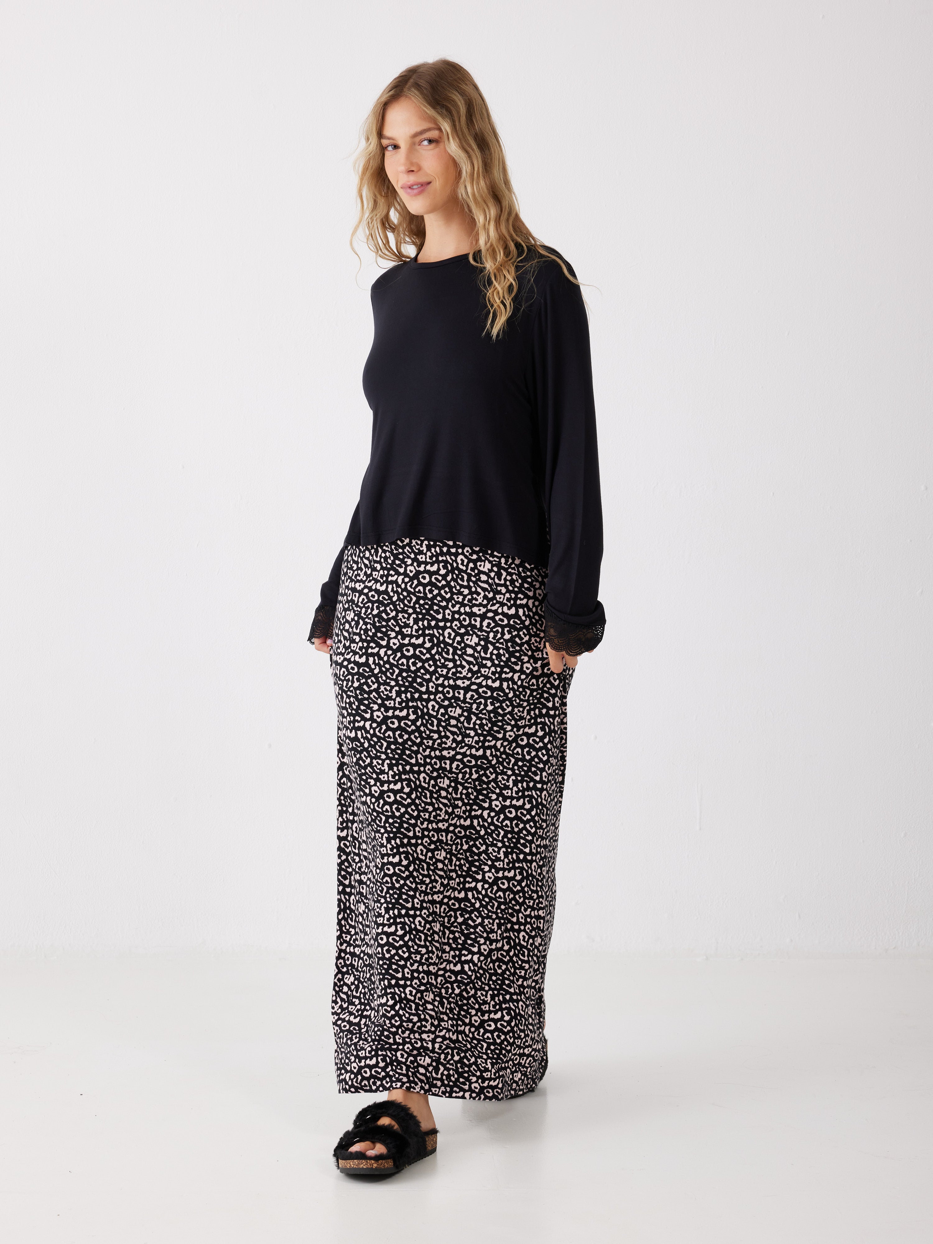 כותונת שרוול 3/4 מנומרת ויסקוזה - שחור