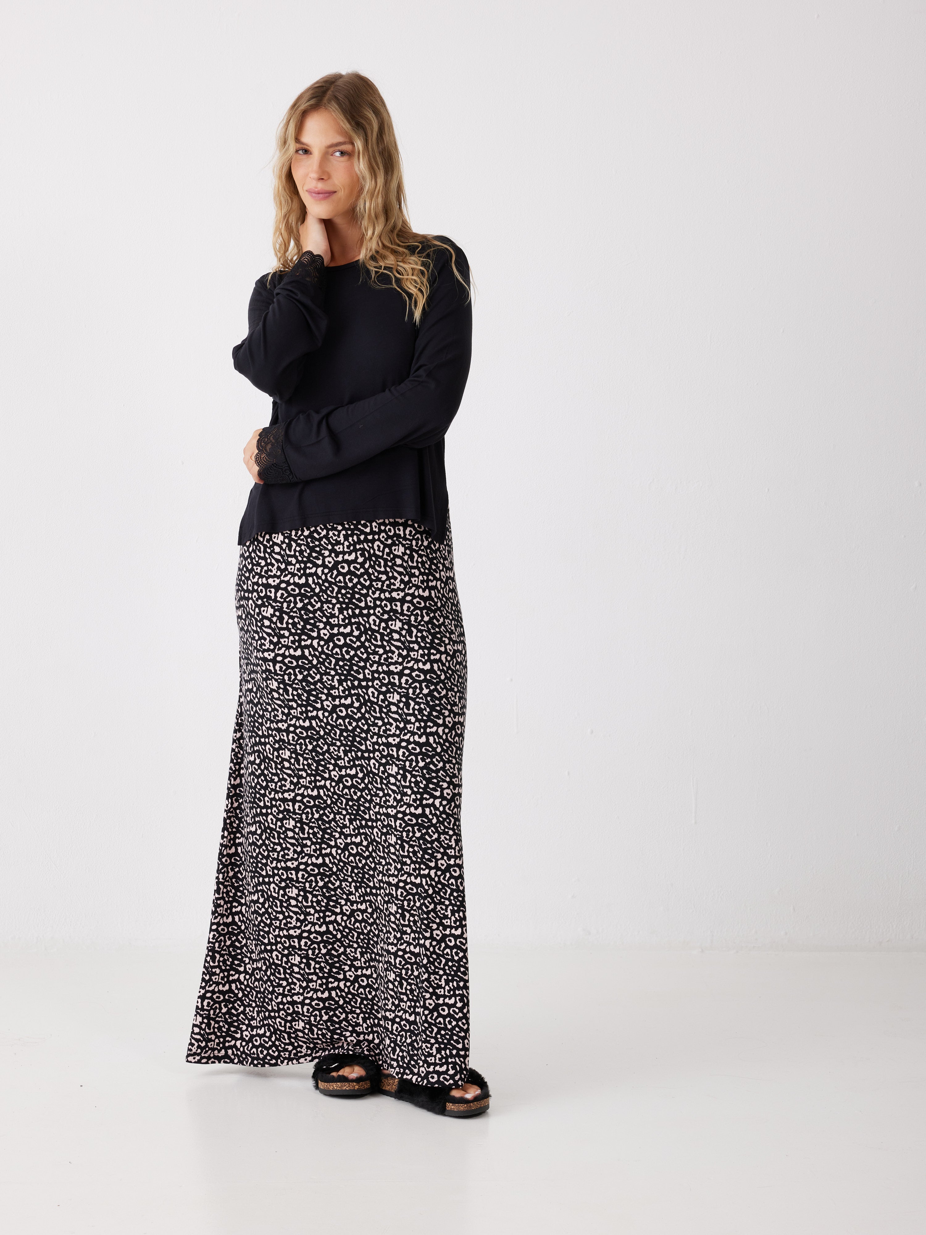 כותונת שרוול 3/4 מנומרת ויסקוזה - שחור