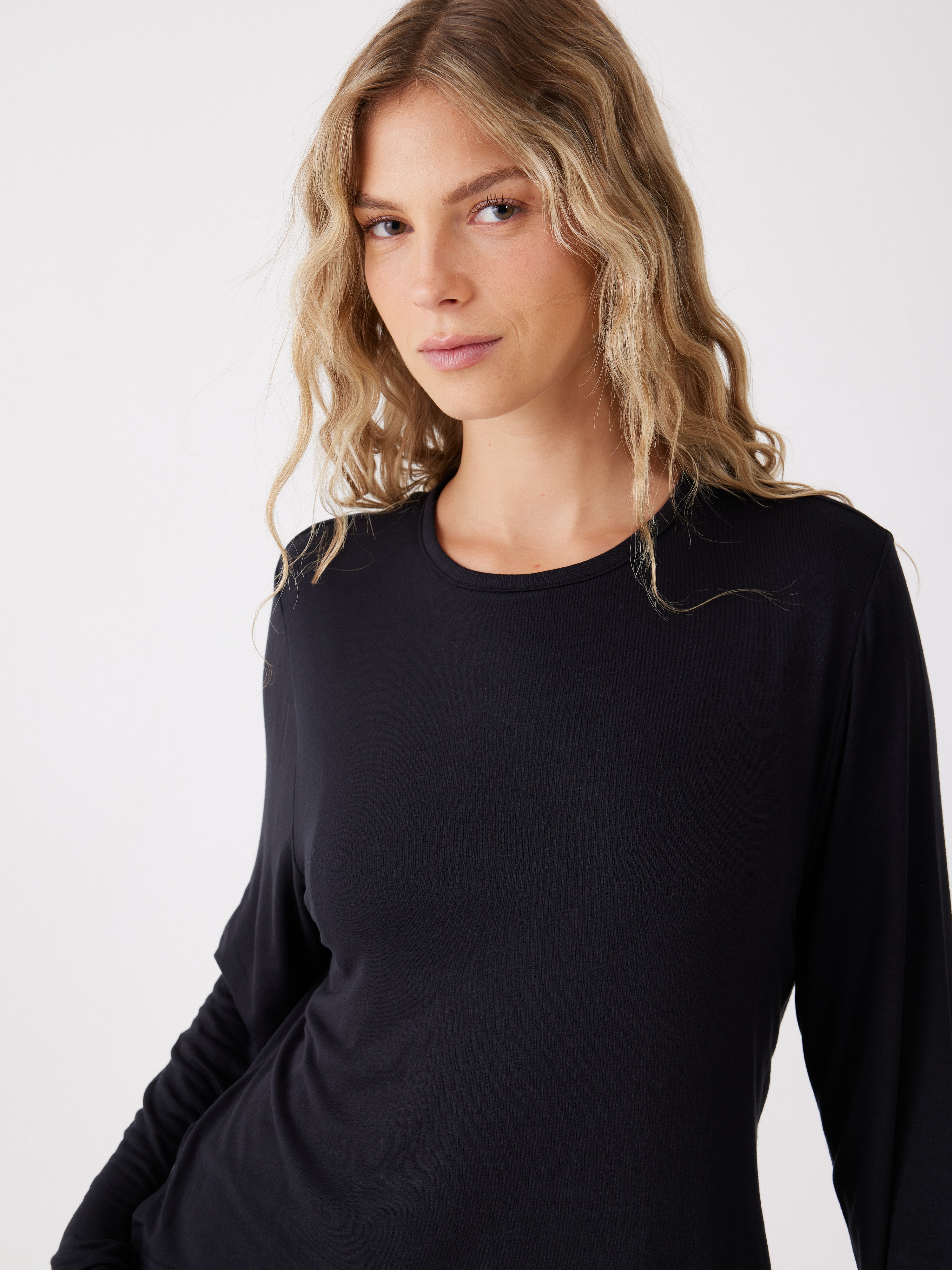 כותונת שרוול 3/4 מנומרת ויסקוזה - שחור