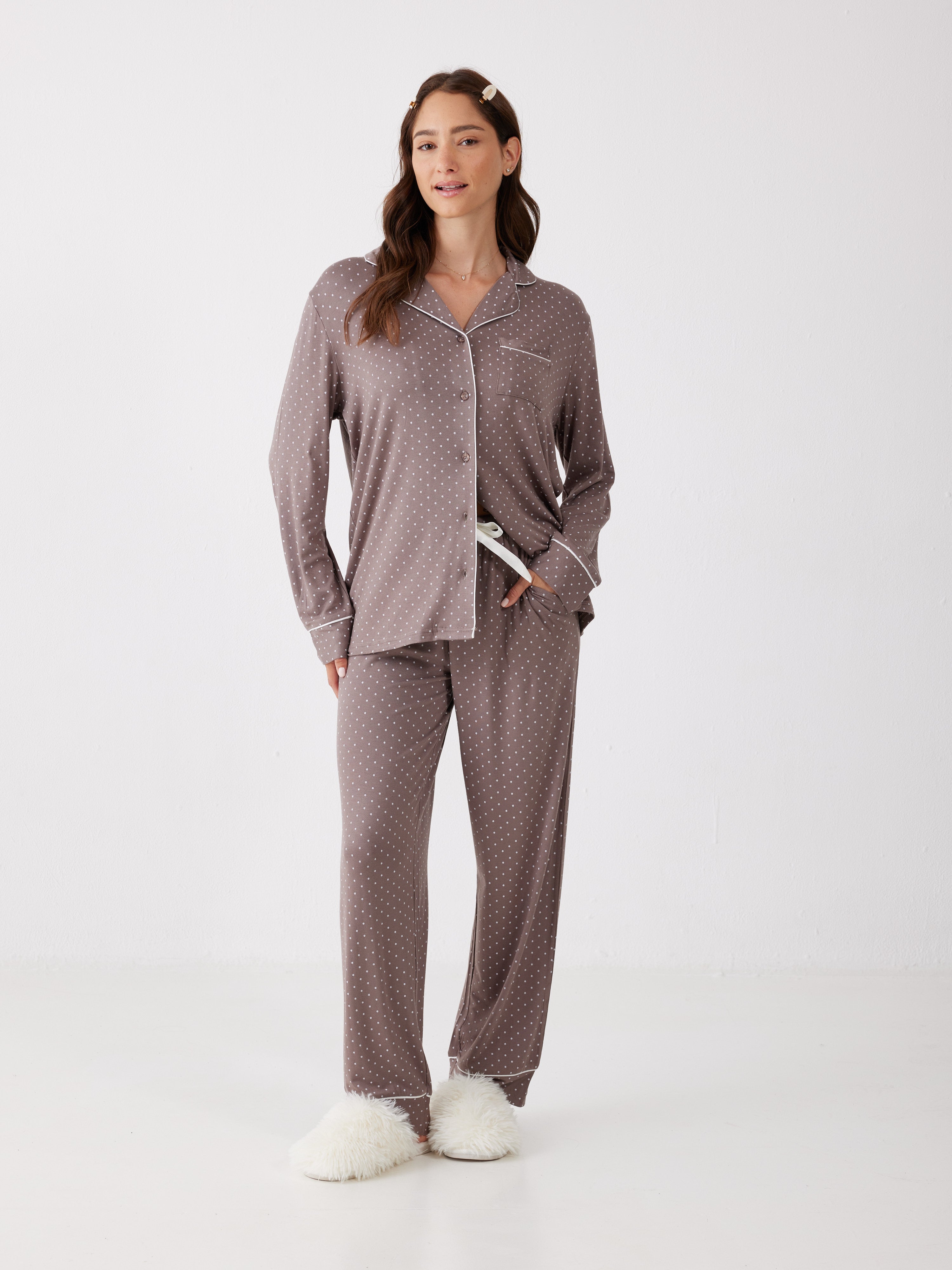 פיג'מה מכופתרת נקודות ויסקוזה - חום