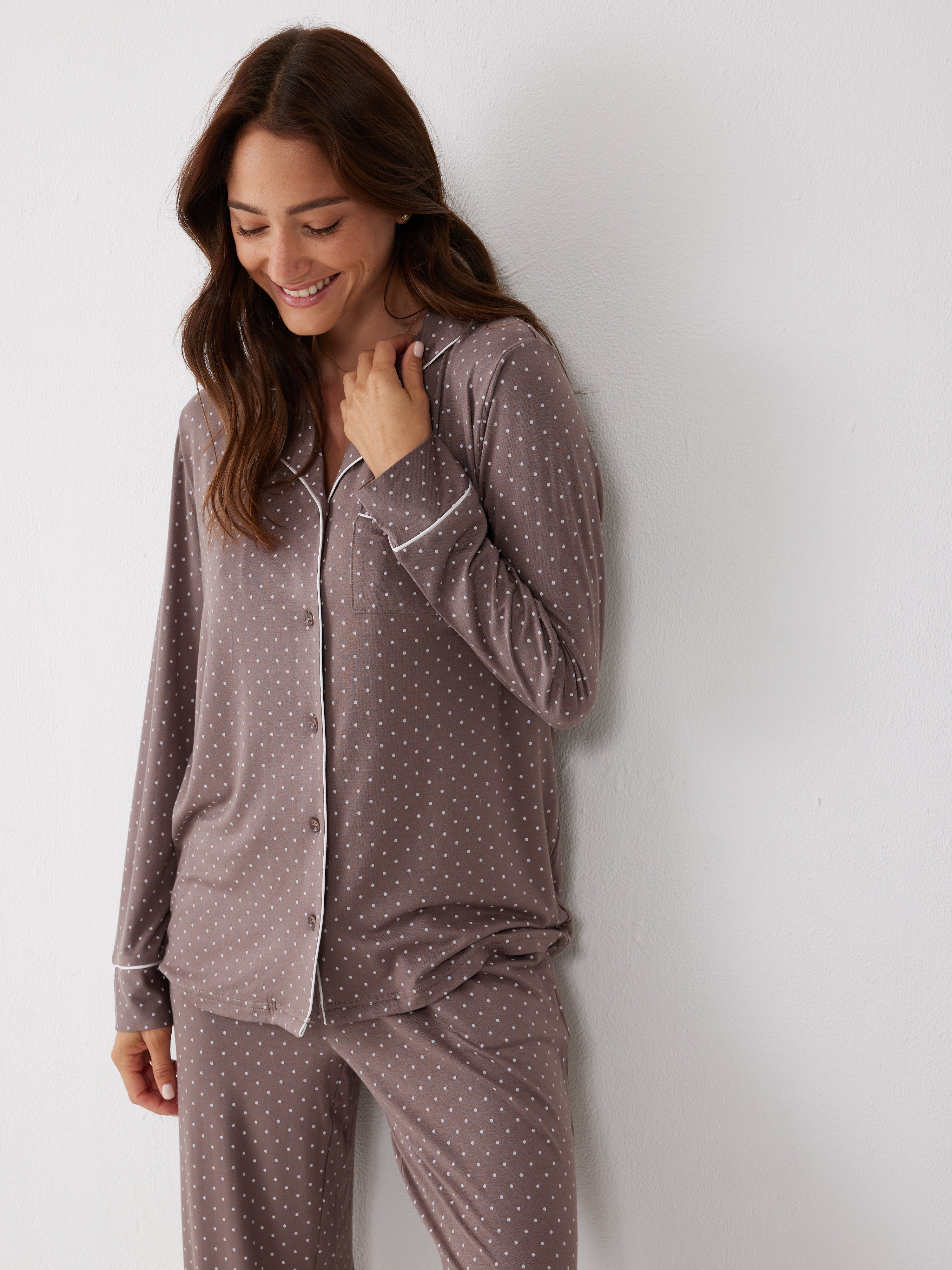 פיג'מה מכופתרת נקודות ויסקוזה - חום