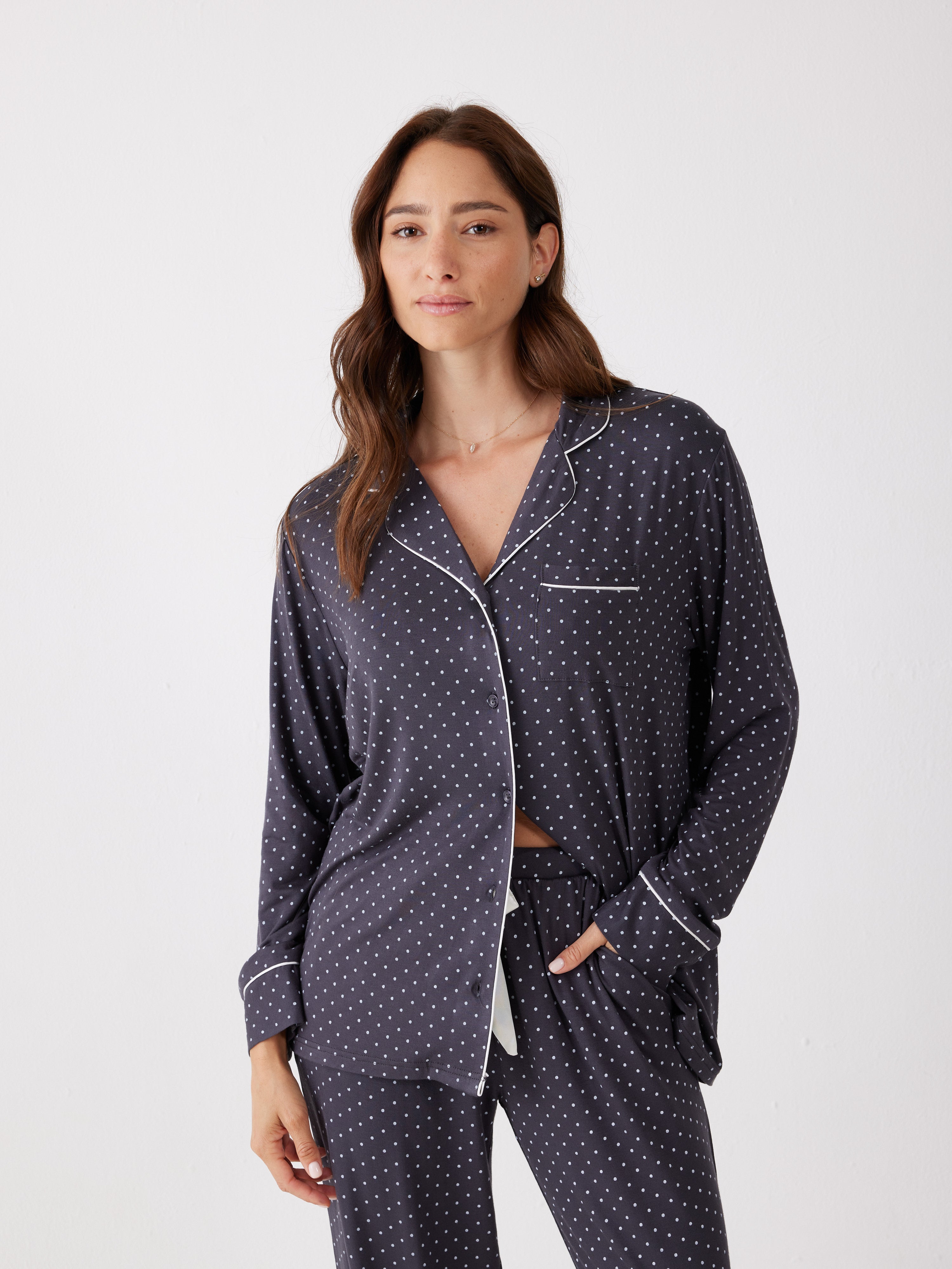 פיג'מה מכופתרת נקודות ויסקוזה - אפור כהה