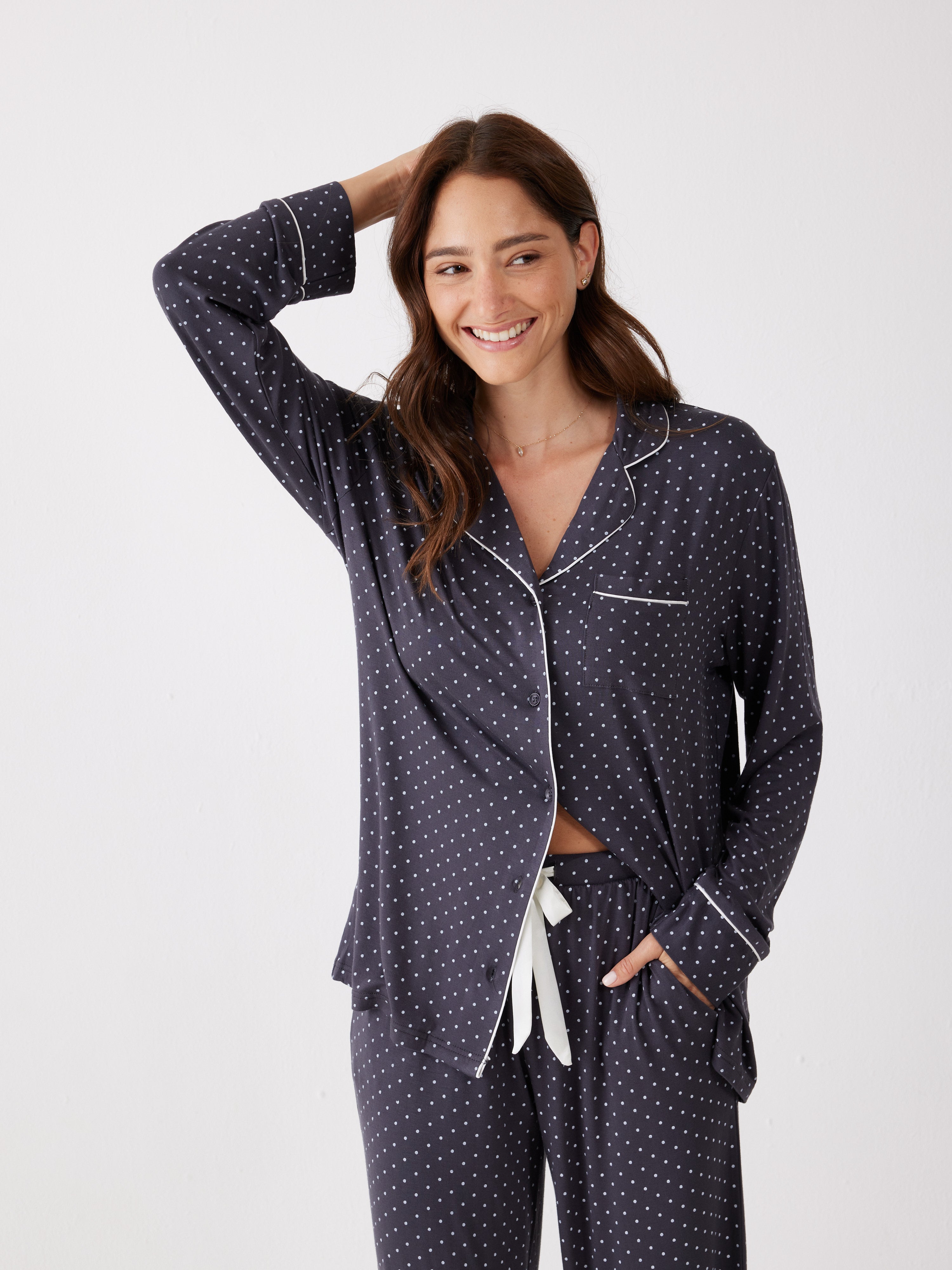 פיג'מה מכופתרת נקודות ויסקוזה - אפור כהה