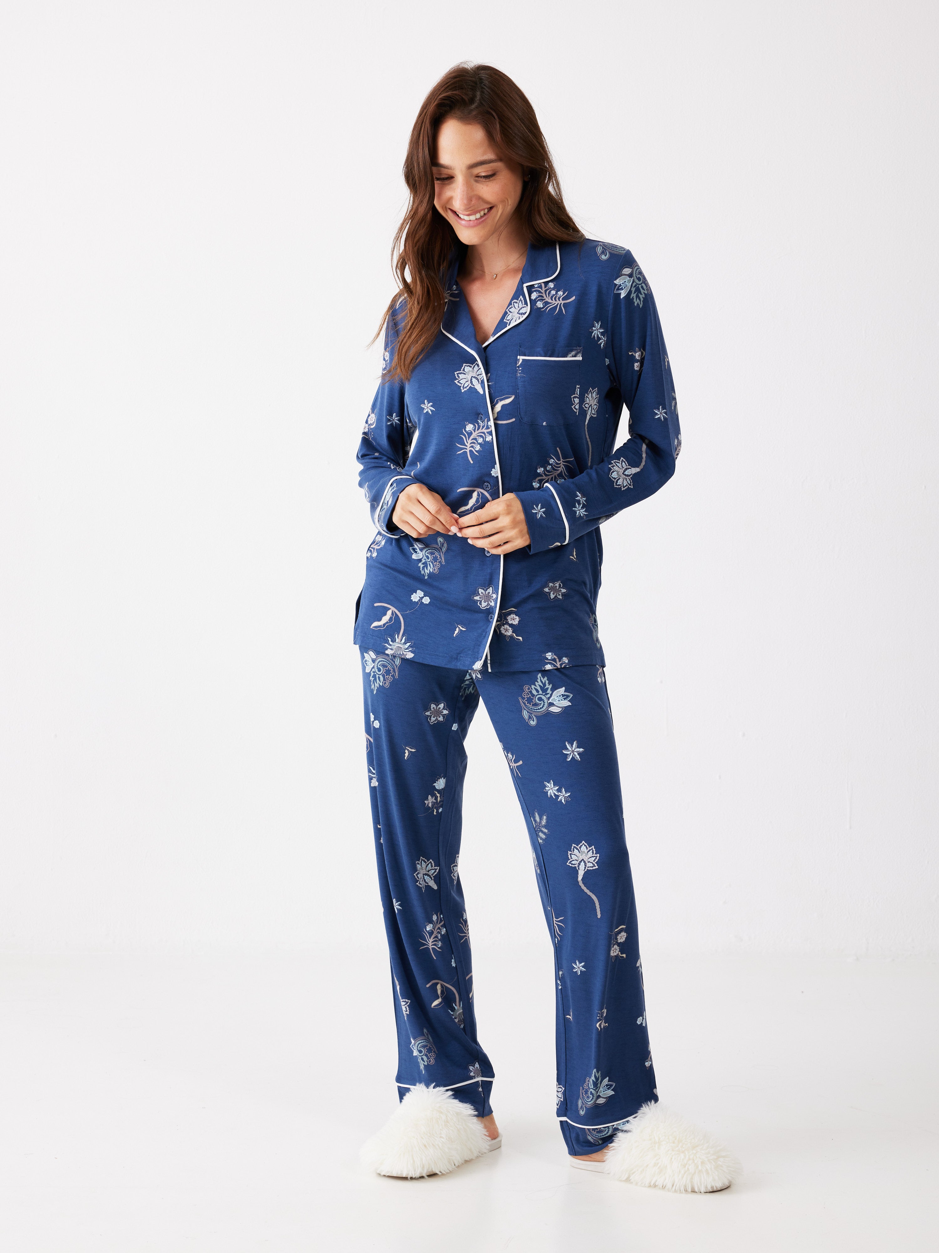 פיג'מה פרחונית מכופתרת ויסקוזה - כחול