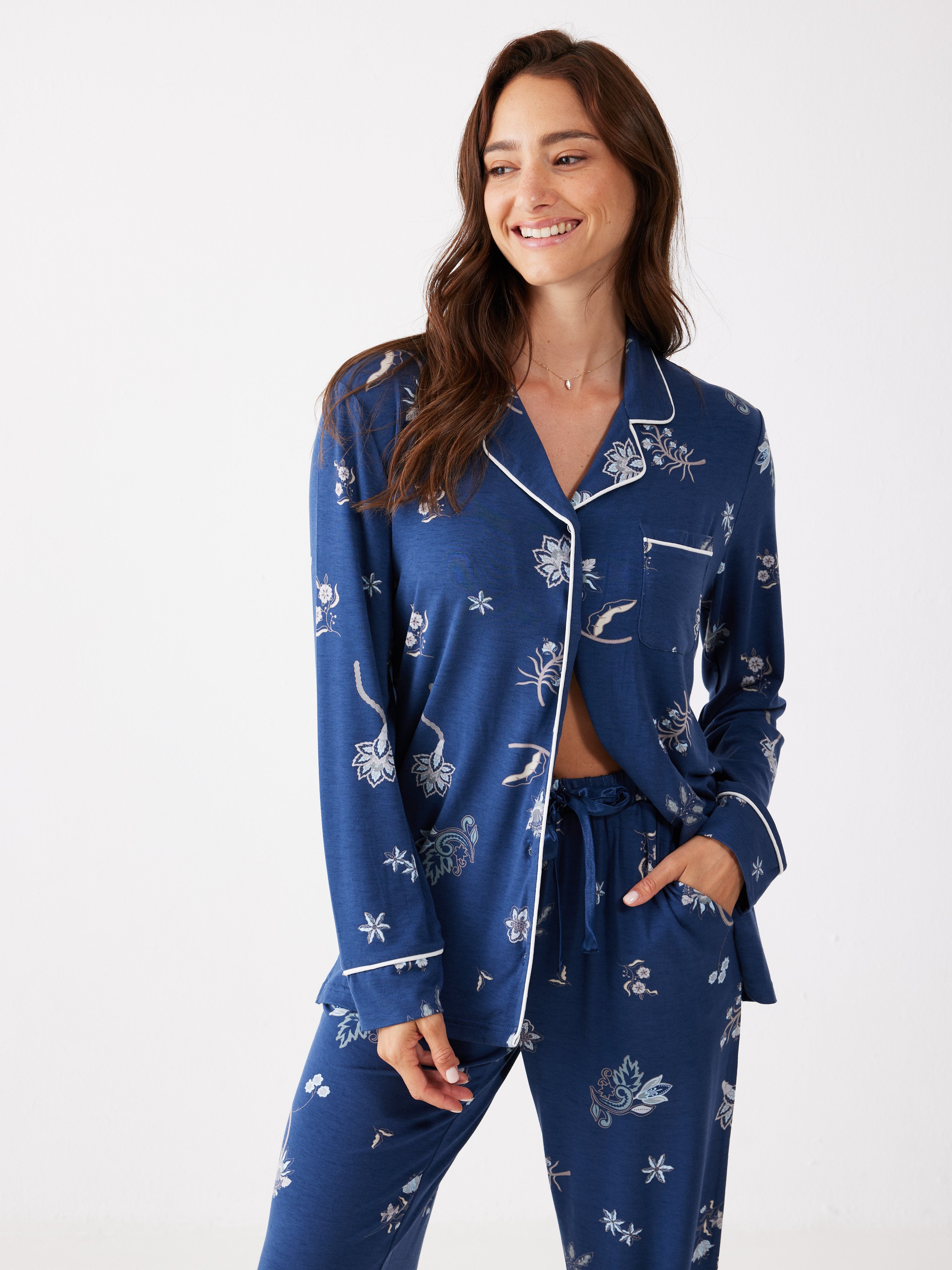 פיג'מה פרחונית מכופתרת ויסקוזה - כחול