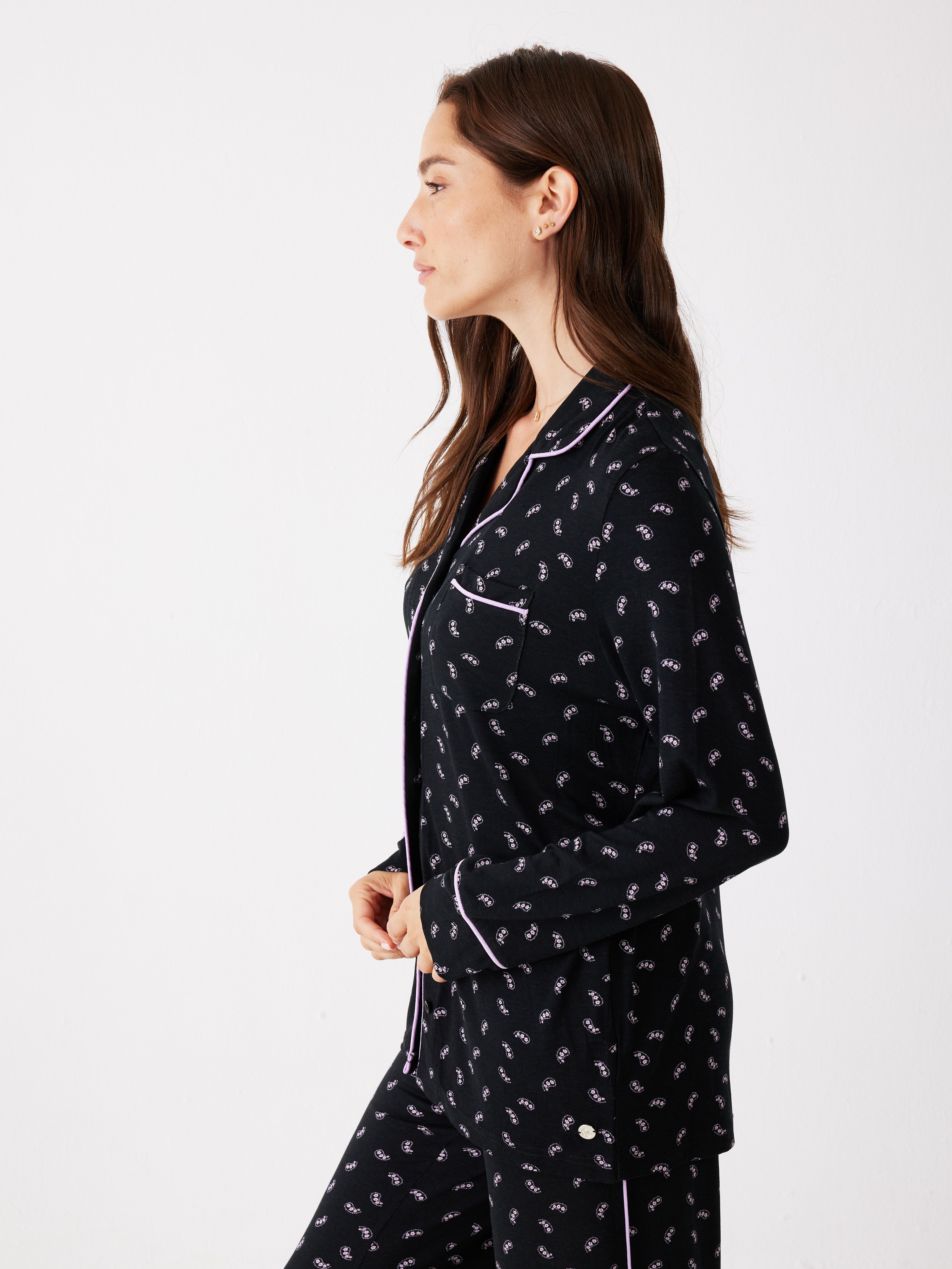 פיג'מה ויסקוזה מכופתרת הדפס  - שחור