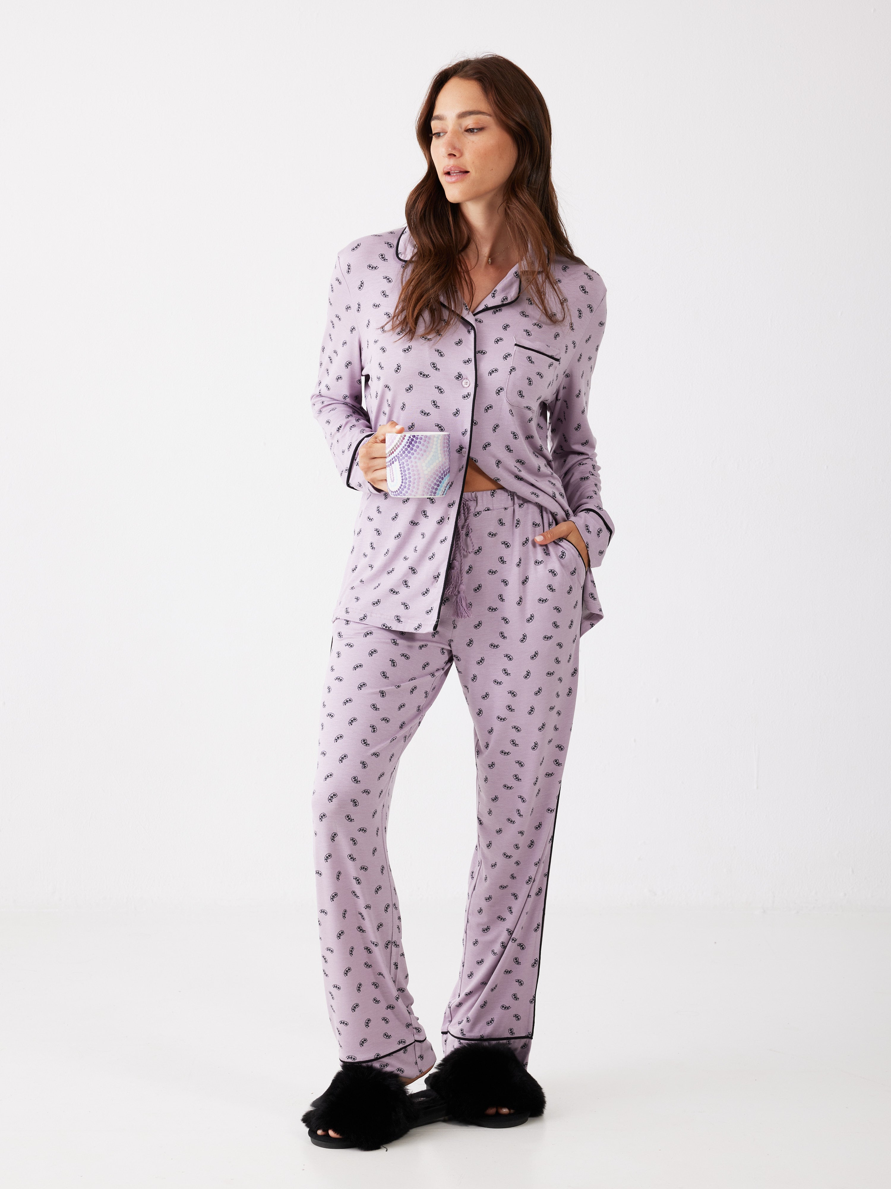 פיג'מה מכופתרת הדפס ויסקוזה - סגול מעושן