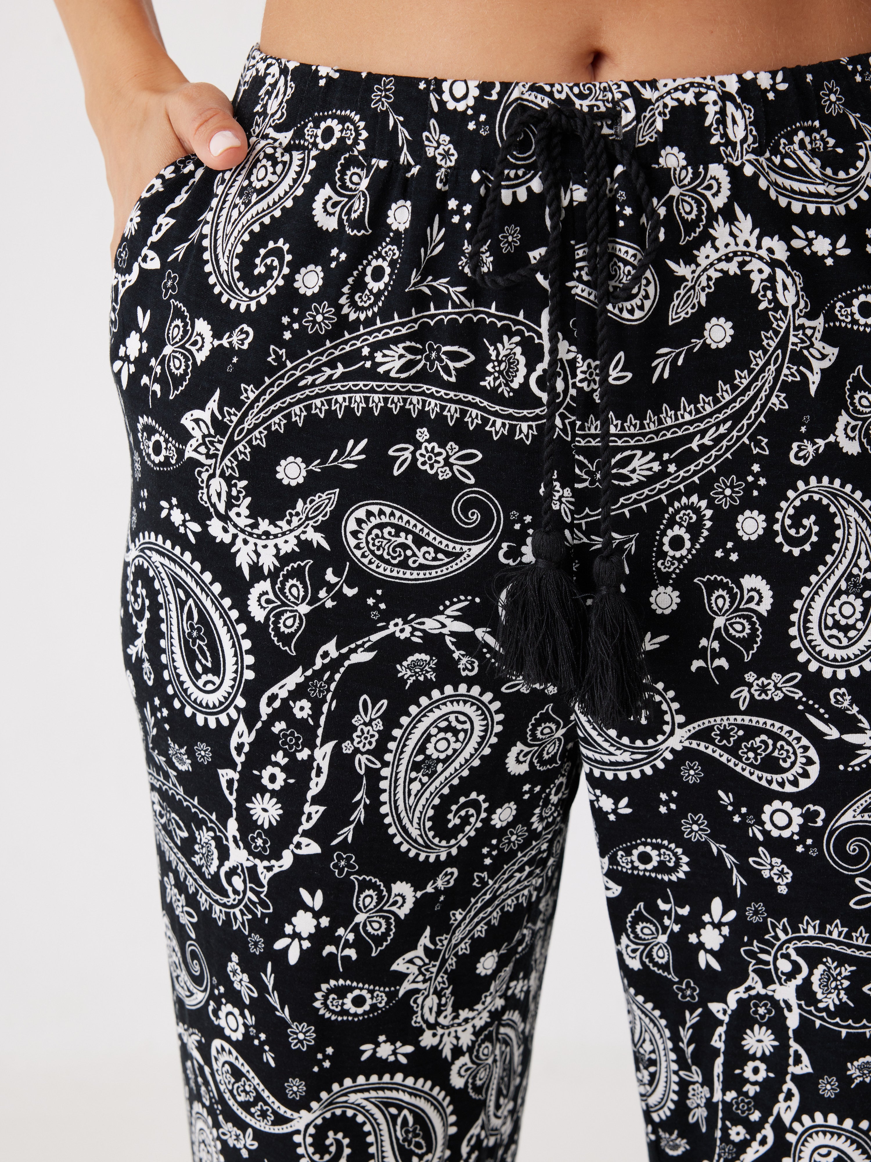 פיג'מה פייזלי ויסקוזה - שחור