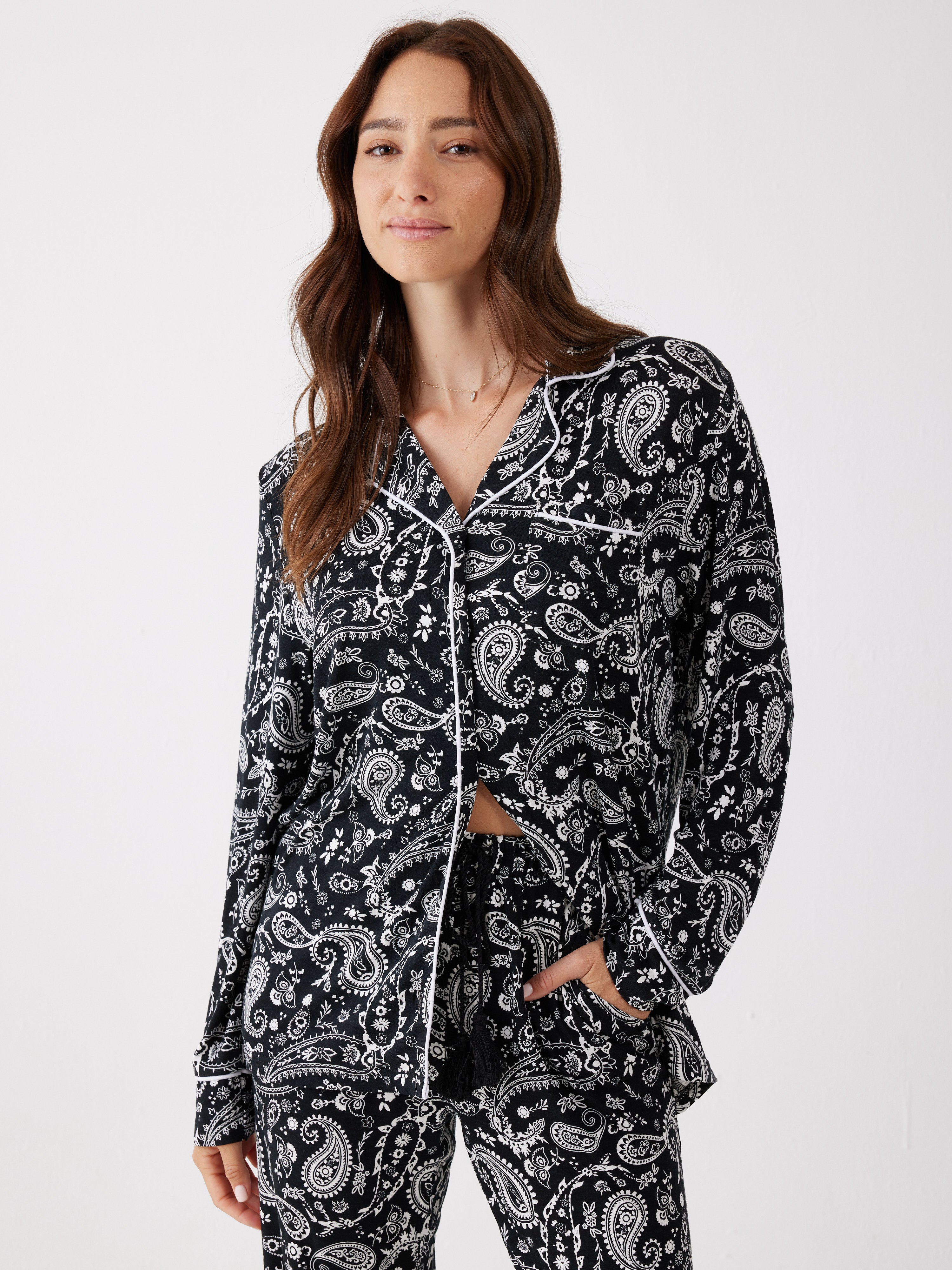 פיג'מה מכופתרת פייזלי ויסקוזה - שחור