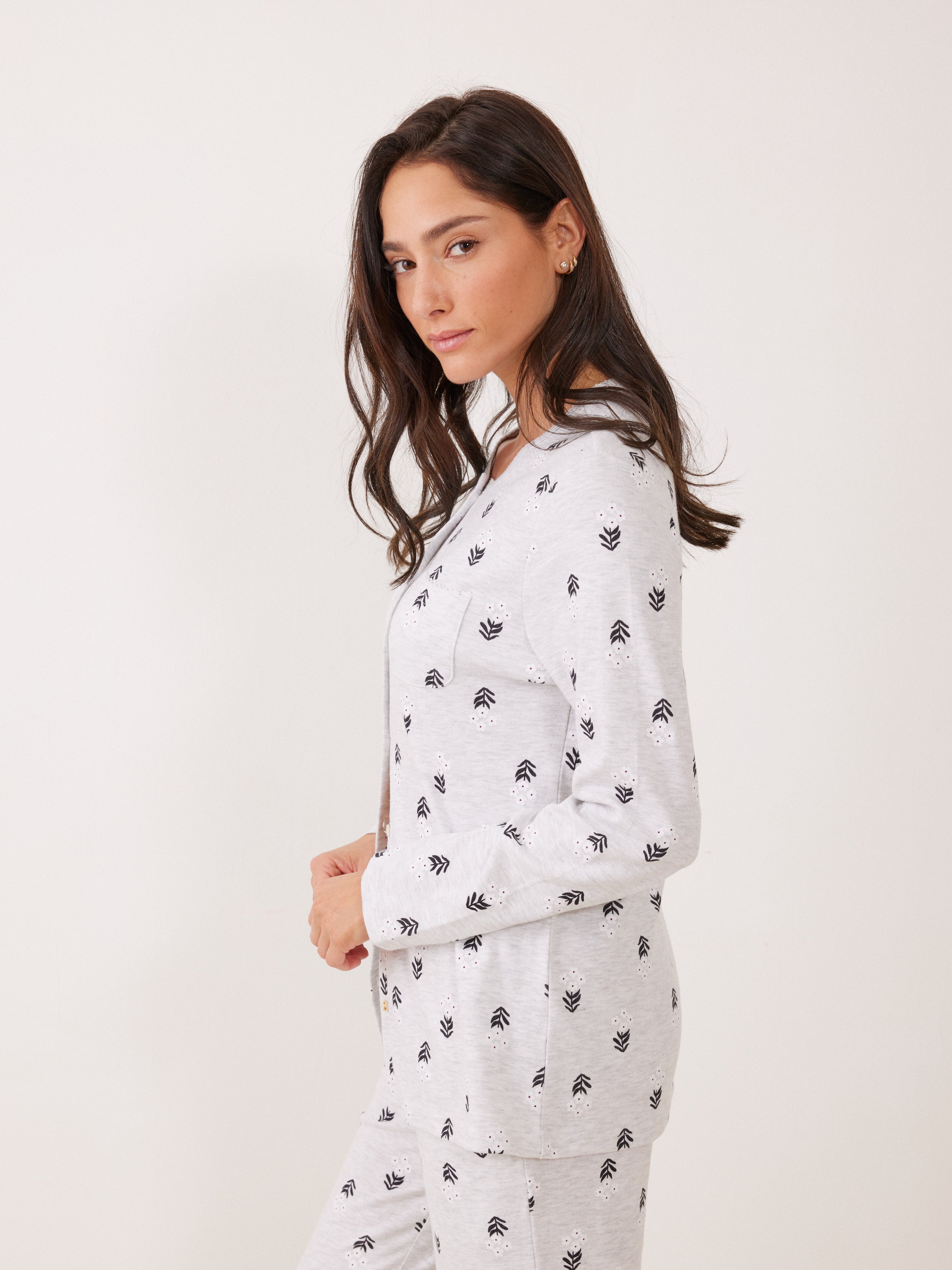 פיג׳מת כפתורים פרחים 100% כותנה - אפור מלאנז