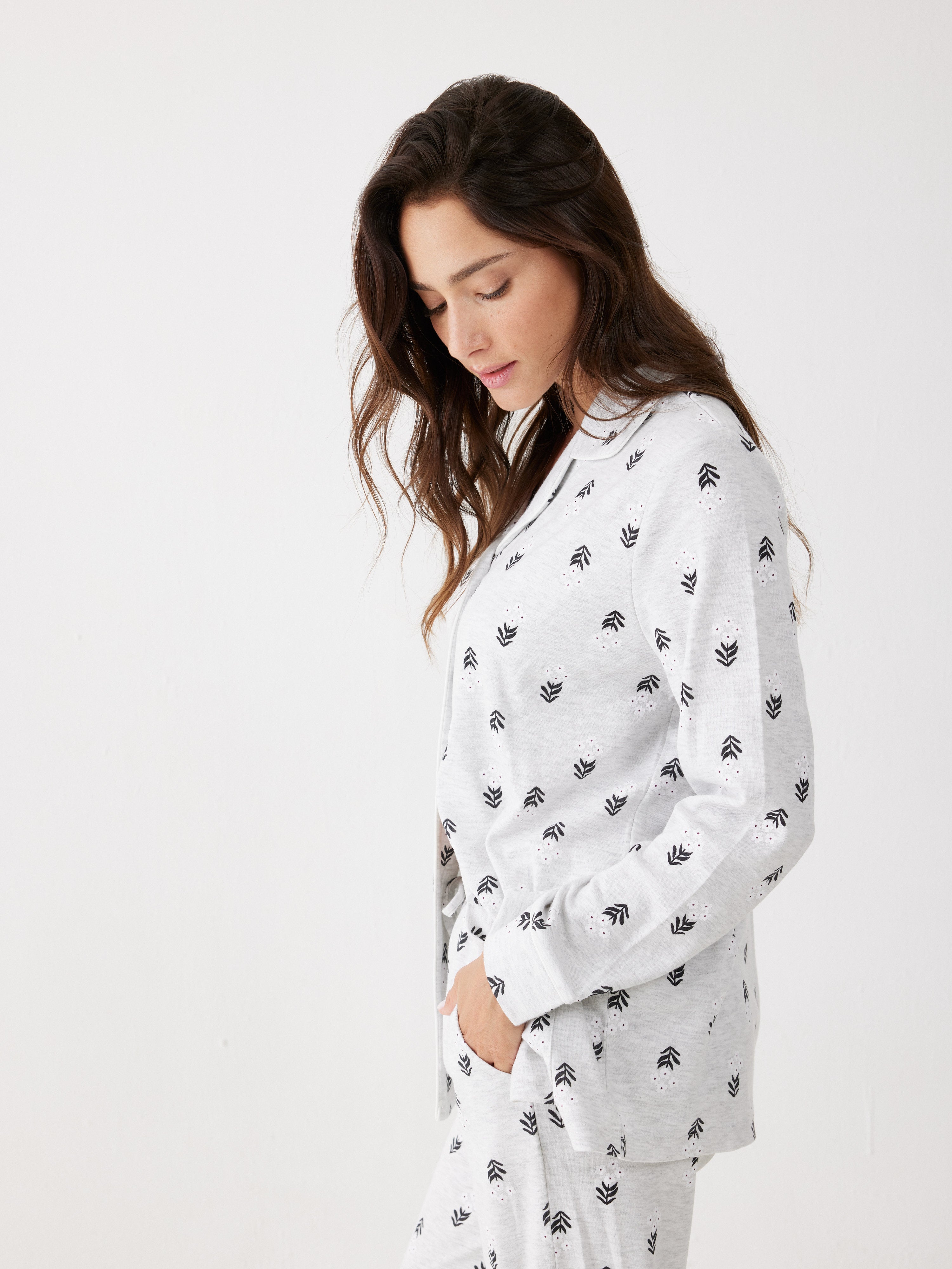 פיג'מה מכופתרת פרחים 100% כותנה - אפור