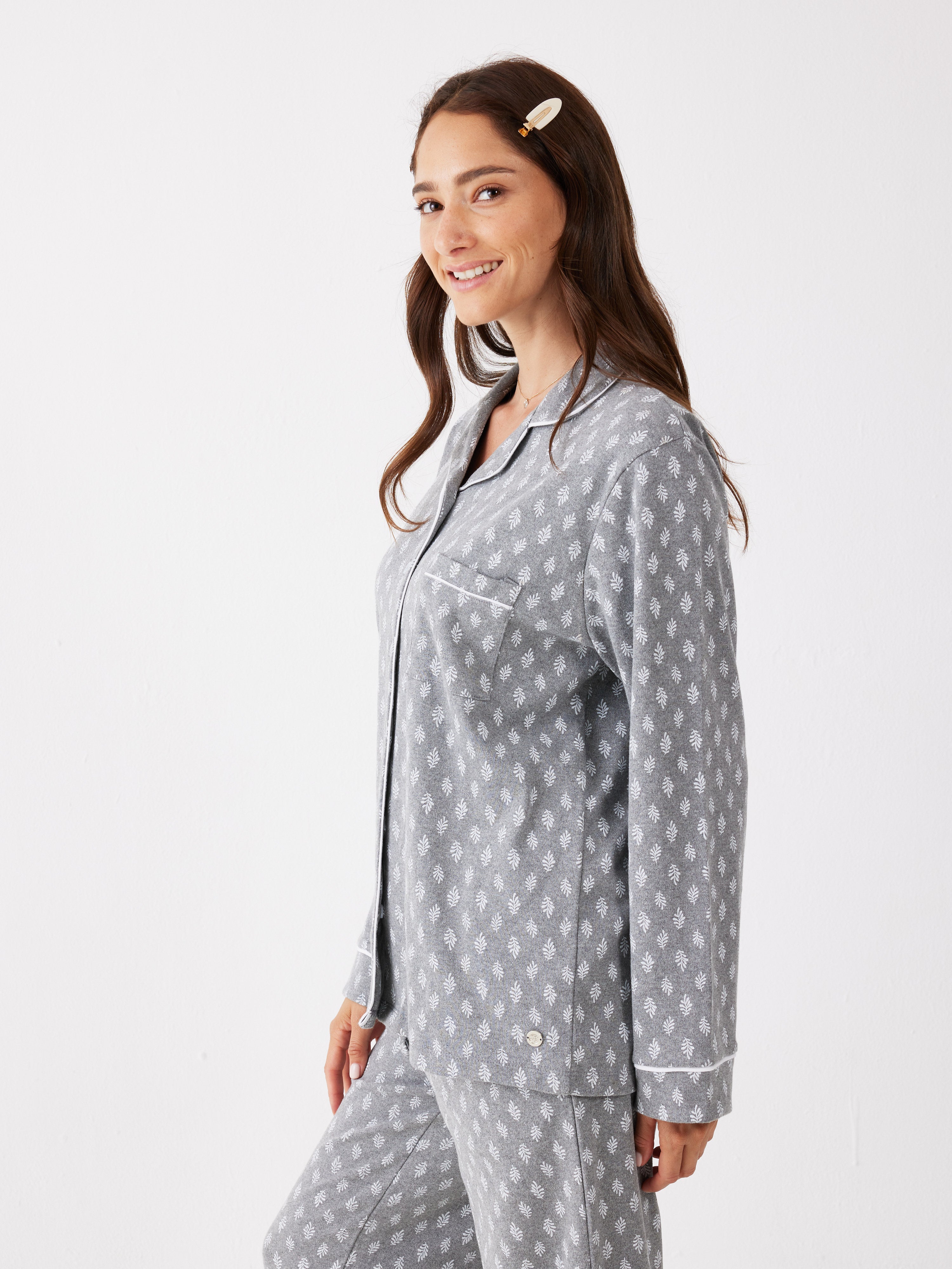 פיג'מה מכופתרת 100% כותנה עלים  - אפור