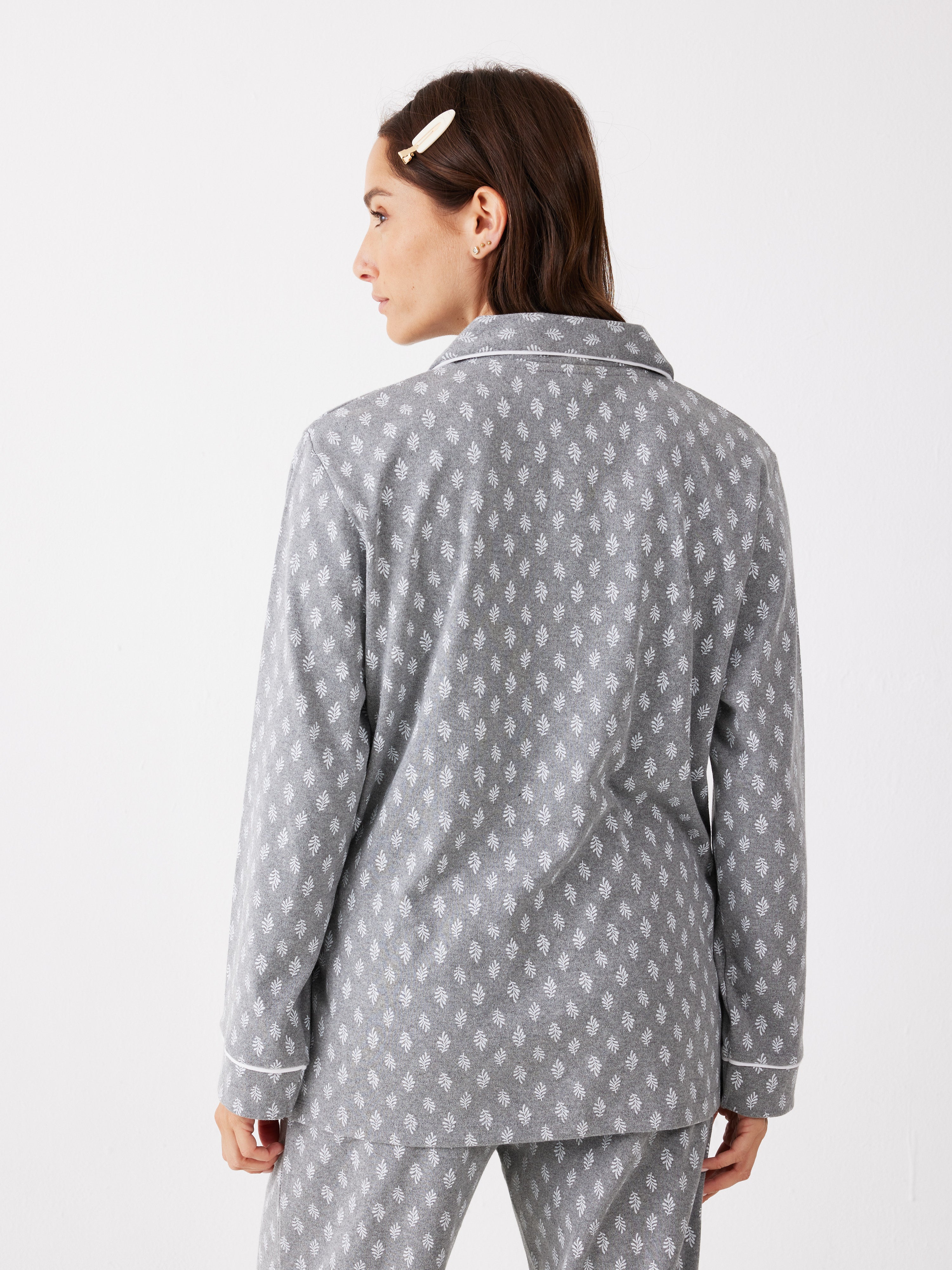 פיג'מה מכופתרת 100% כותנה עלים  - אפור