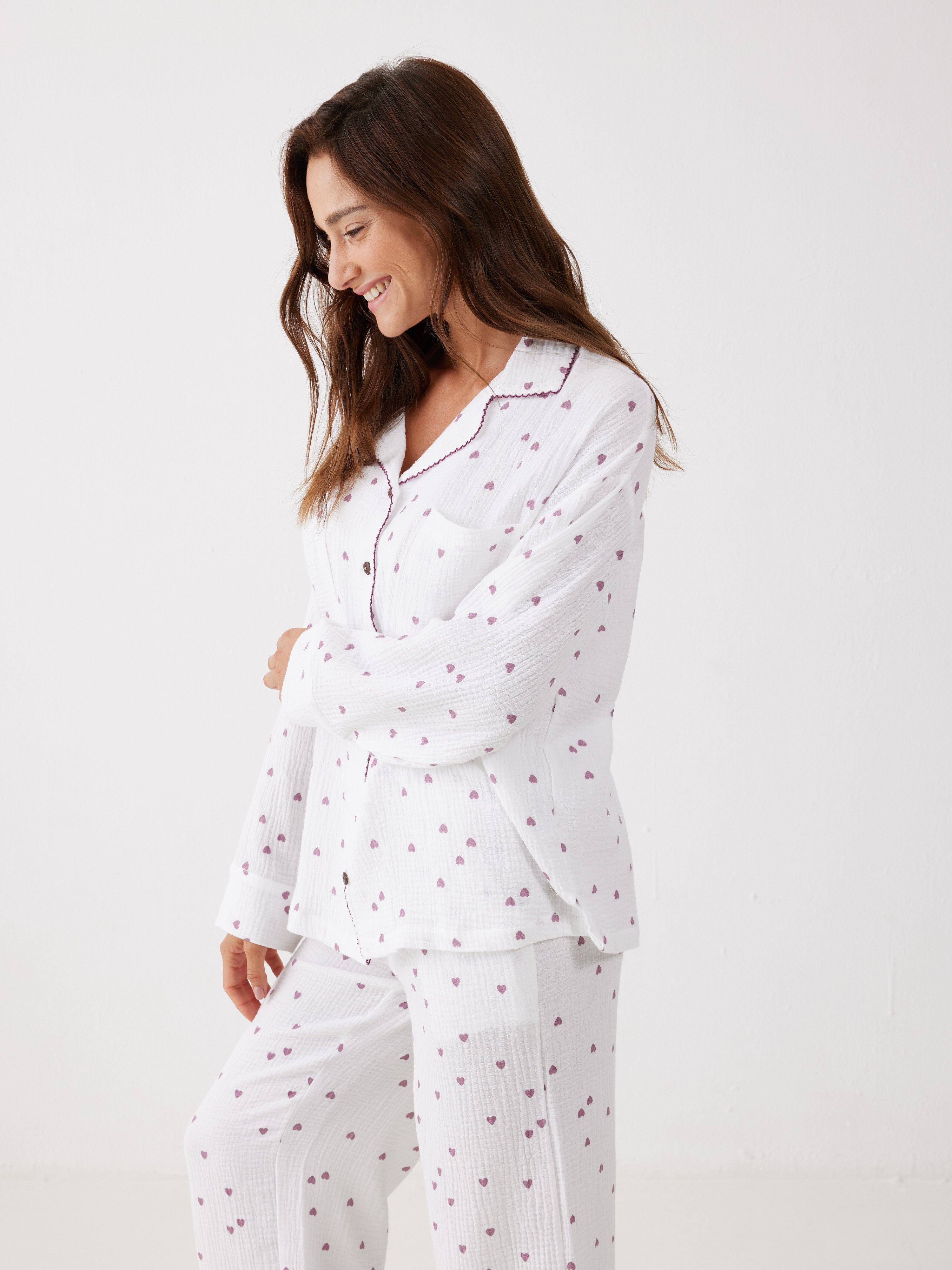 פיג'מה מכופתרת לבבות טטרה - לבן