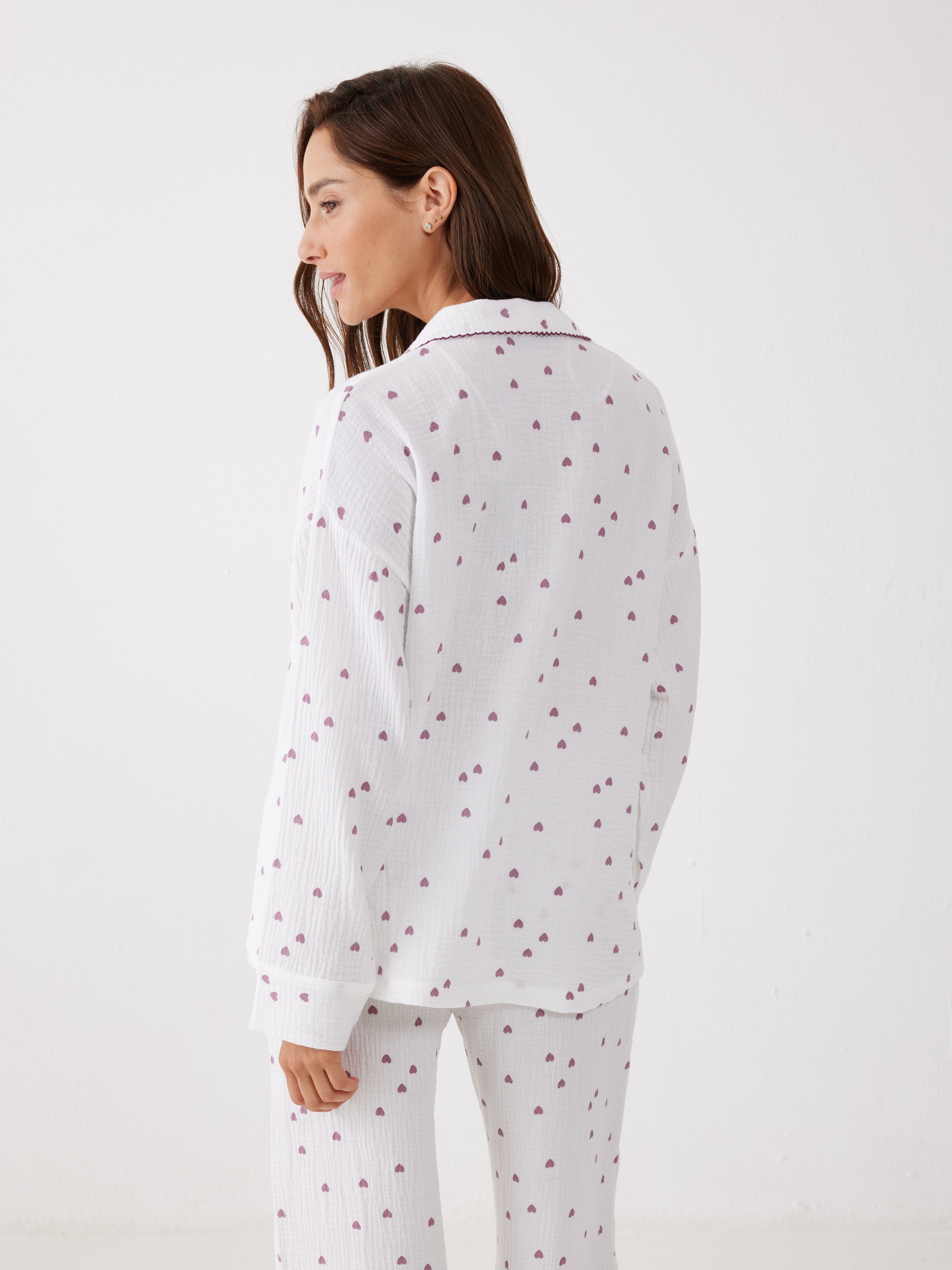 פיג'מה מכופתרת לבבות טטרה - לבן
