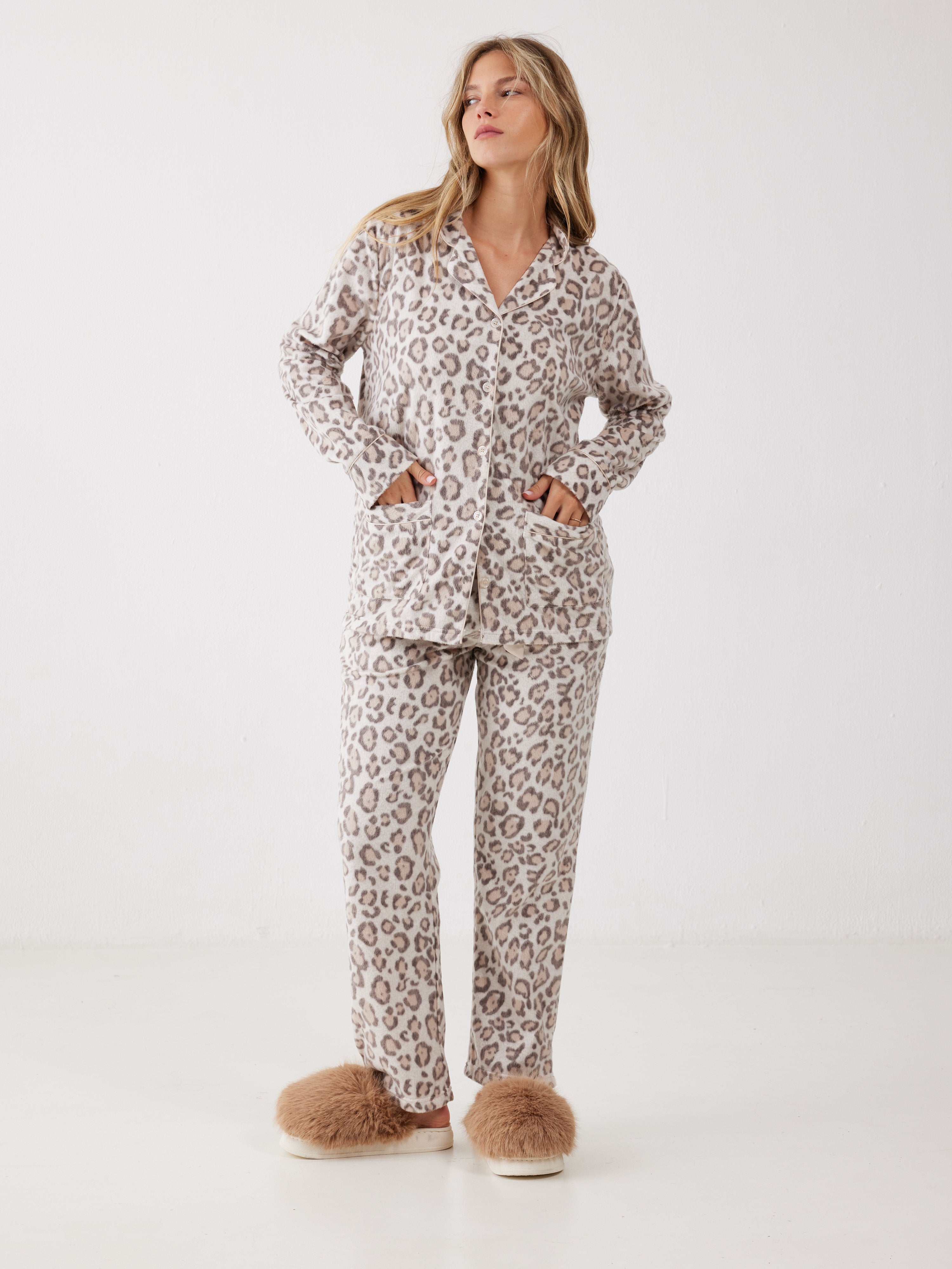 פיג'מה מנומרת מכופתרת מינק - בז
