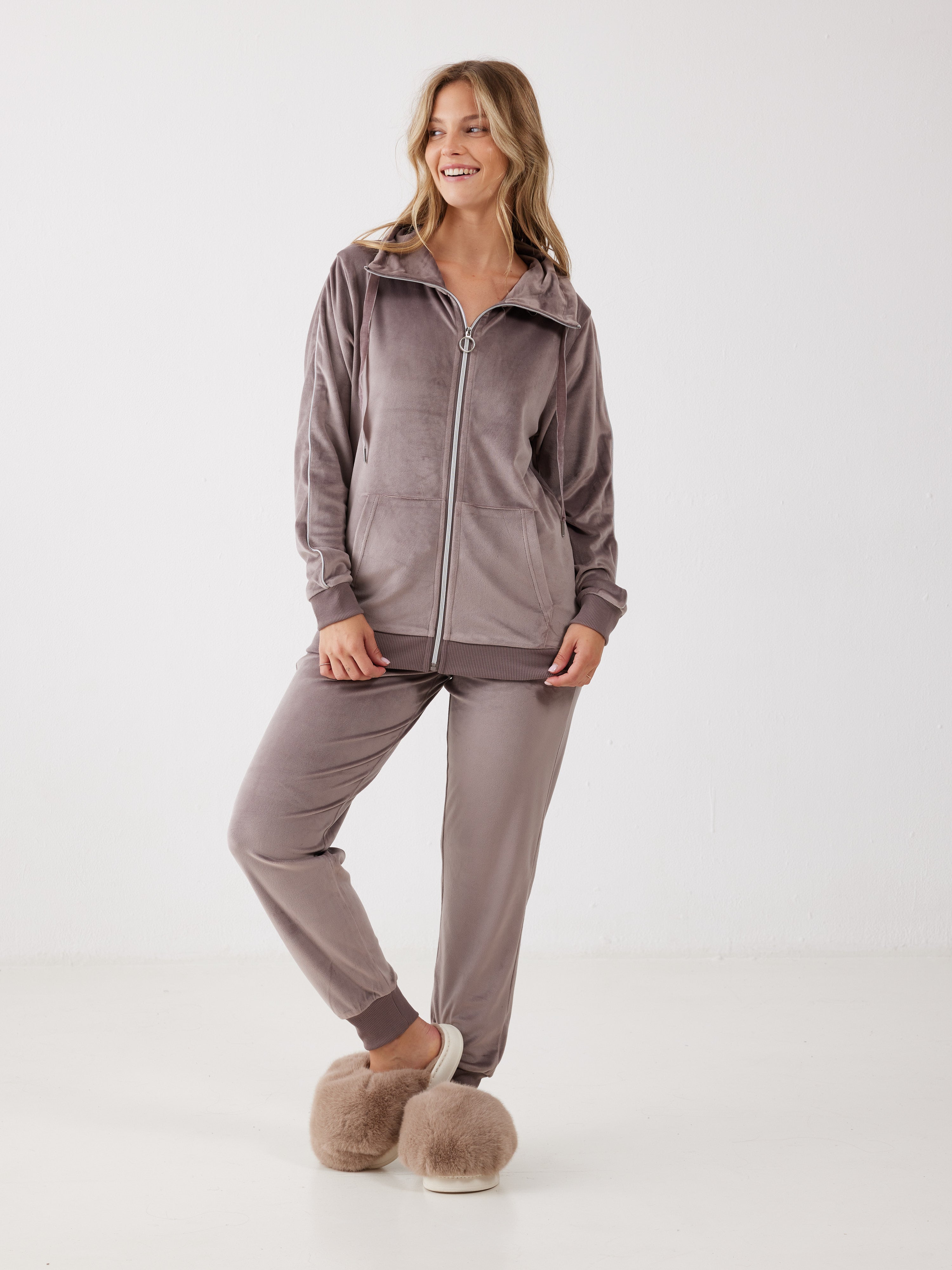 חליפת רוכסן פייפינג קטיפה - קפה