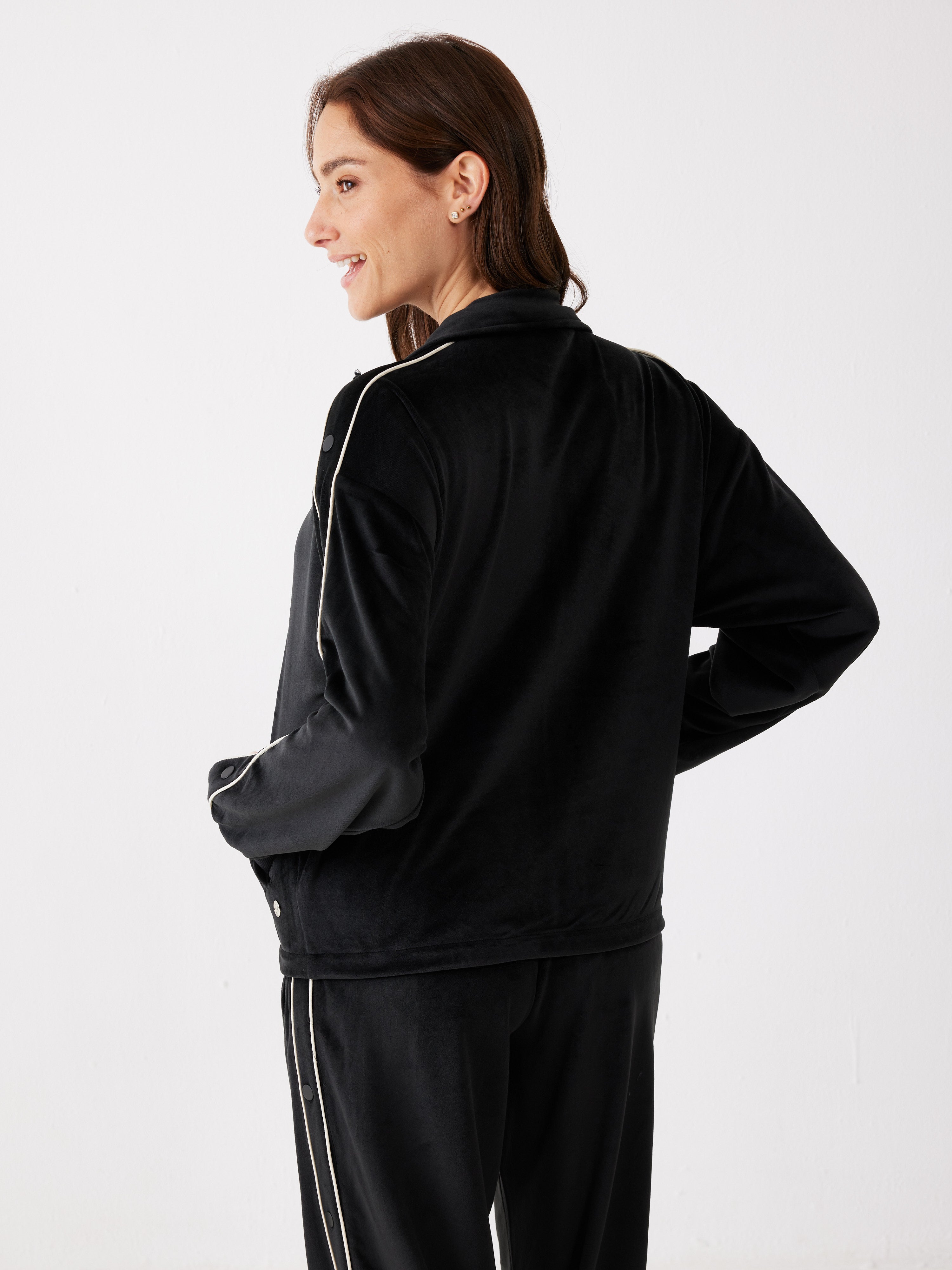 חליפת רוכסן ניטים קטיפה - שחור