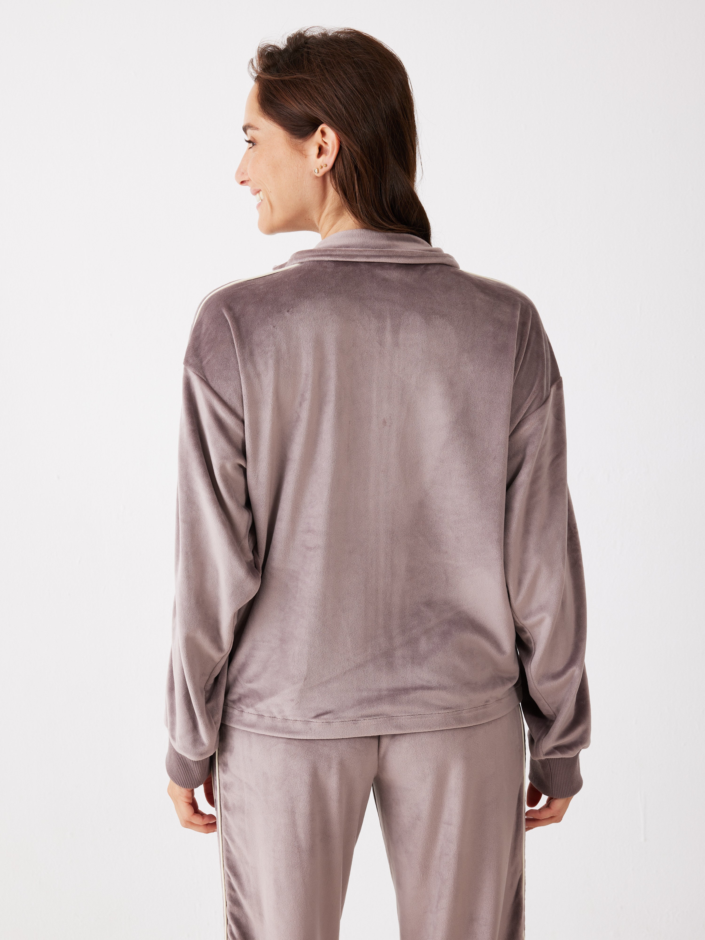 חליפת רוכסן ניטים קטיפה - קפה