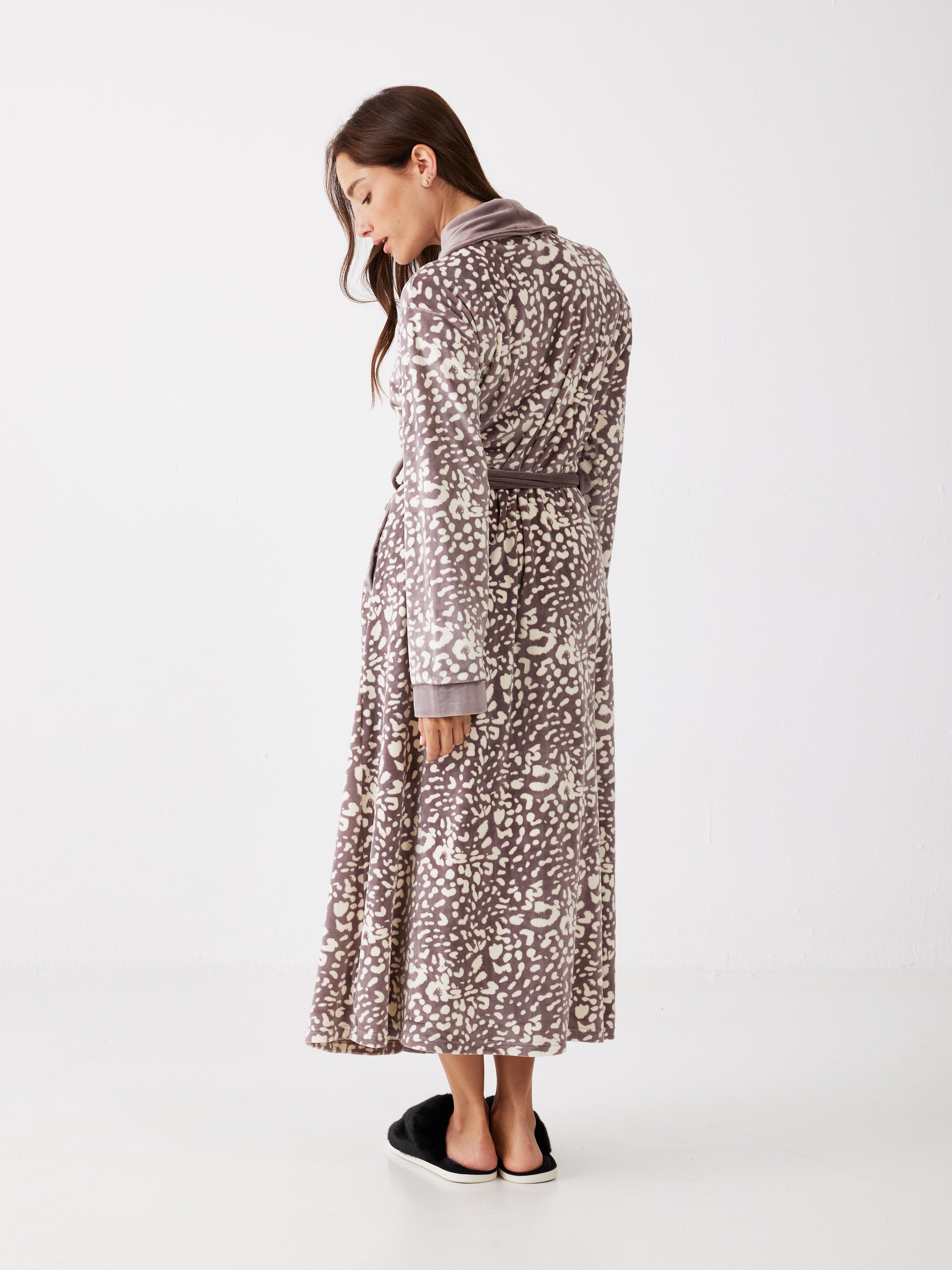 חלוק מנומר קטיפה - קפה