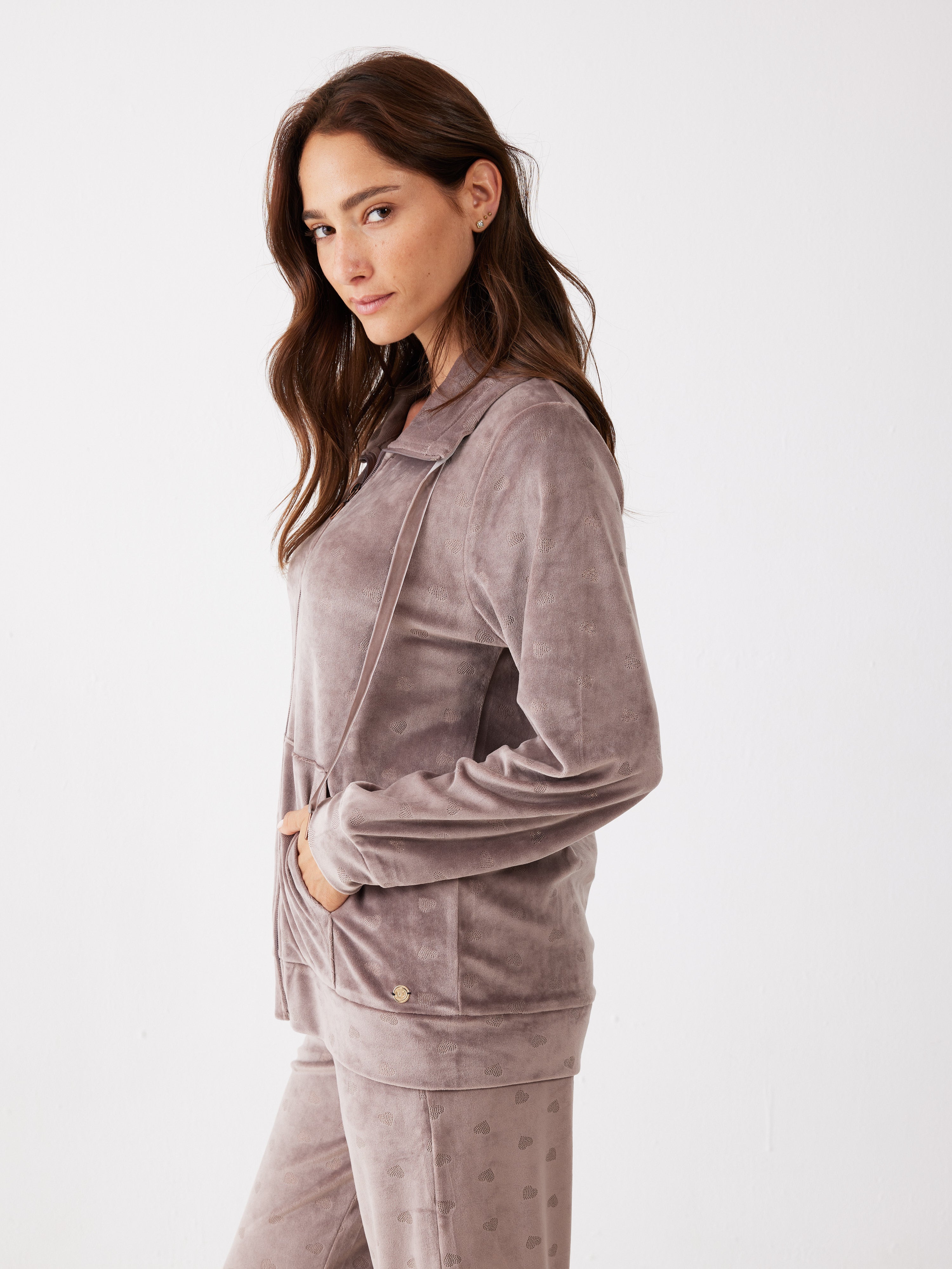 חליפת רוכסן לבבות קטיפה - קפה