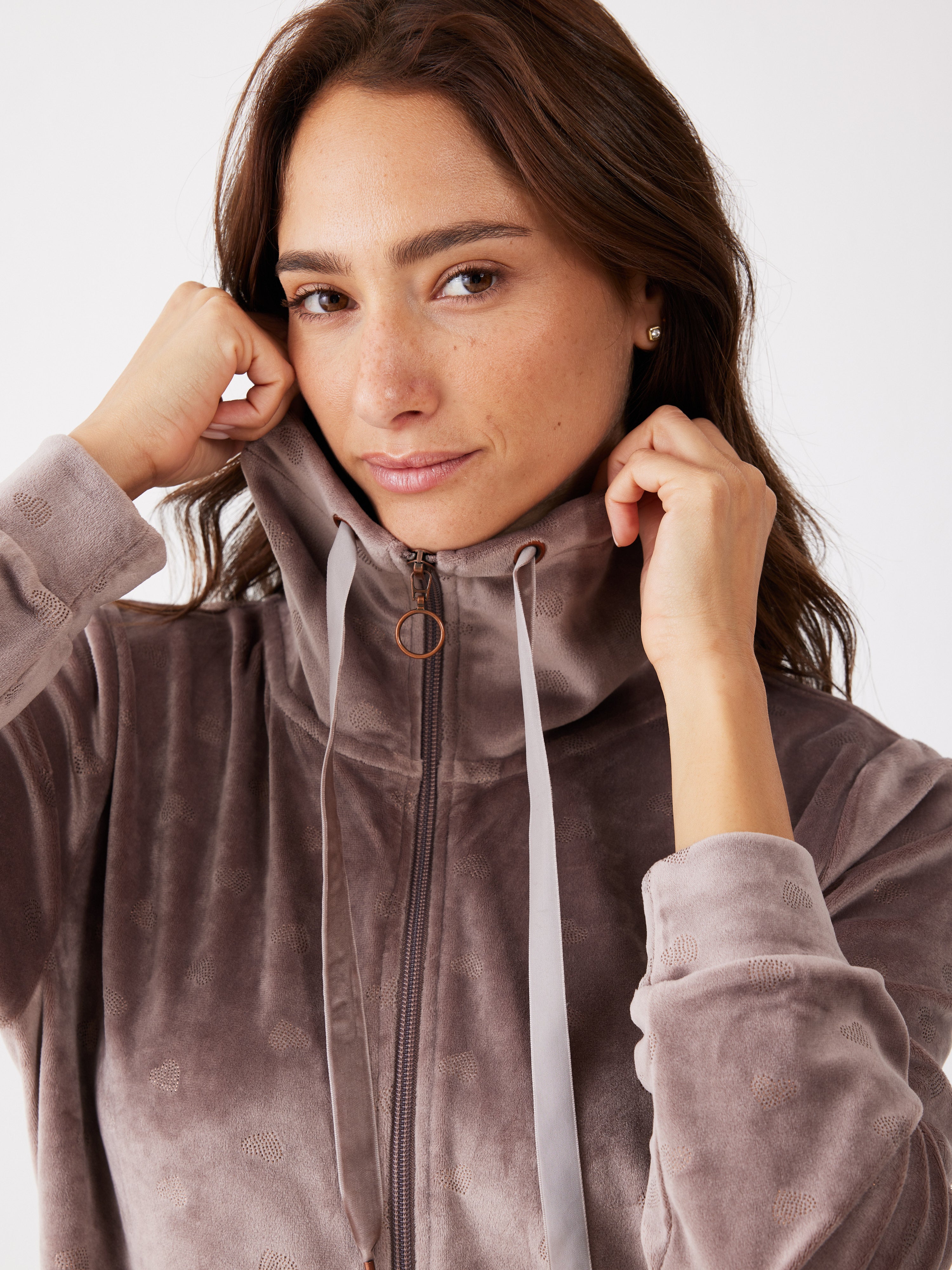 חליפת רוכסן לבבות קטיפה - קפה