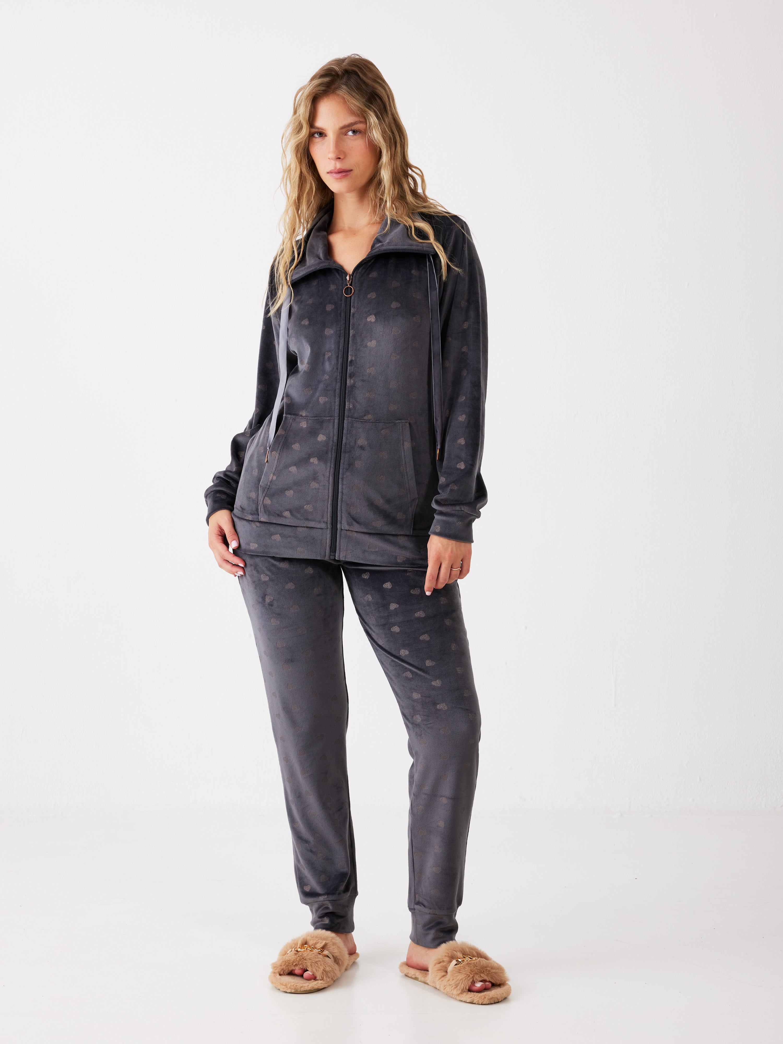 חליפת רוכסן לבבות קטיפה - אפור כהה