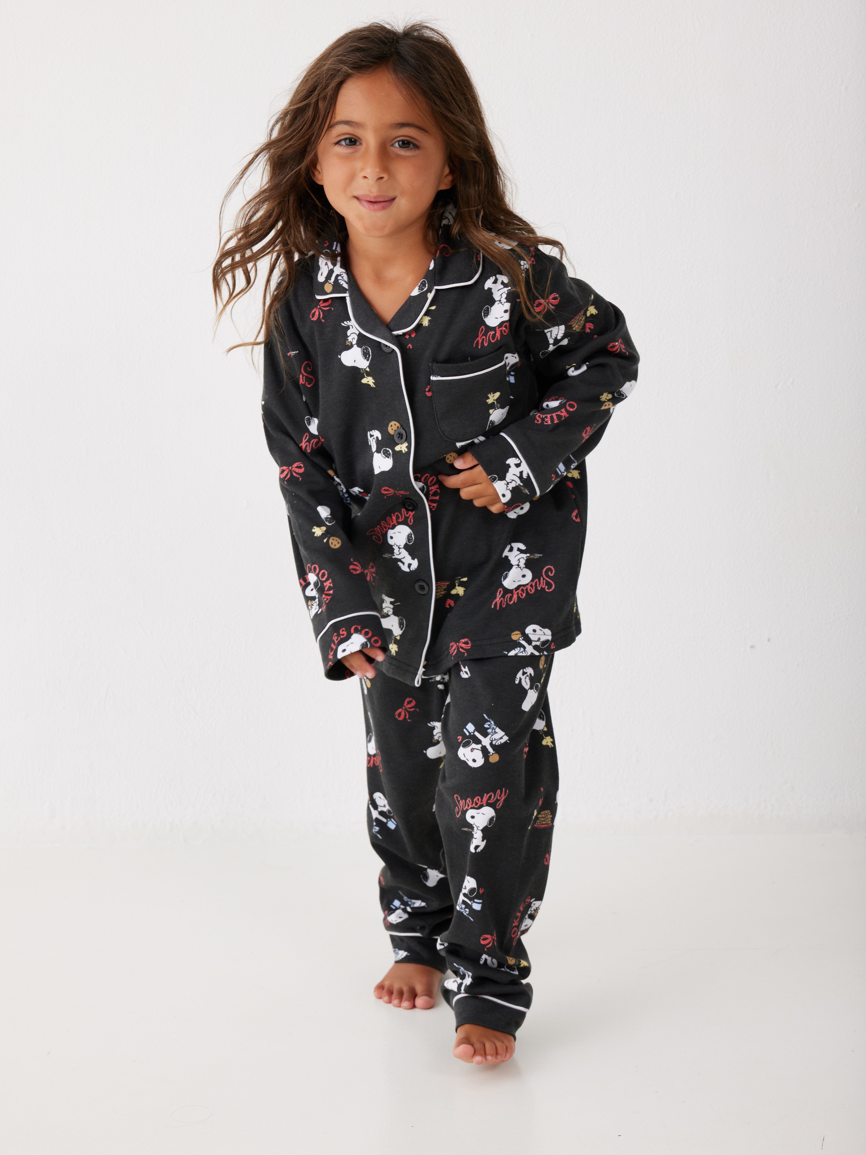 פיג'מה ילדות סנופי מכופתרת - שחור