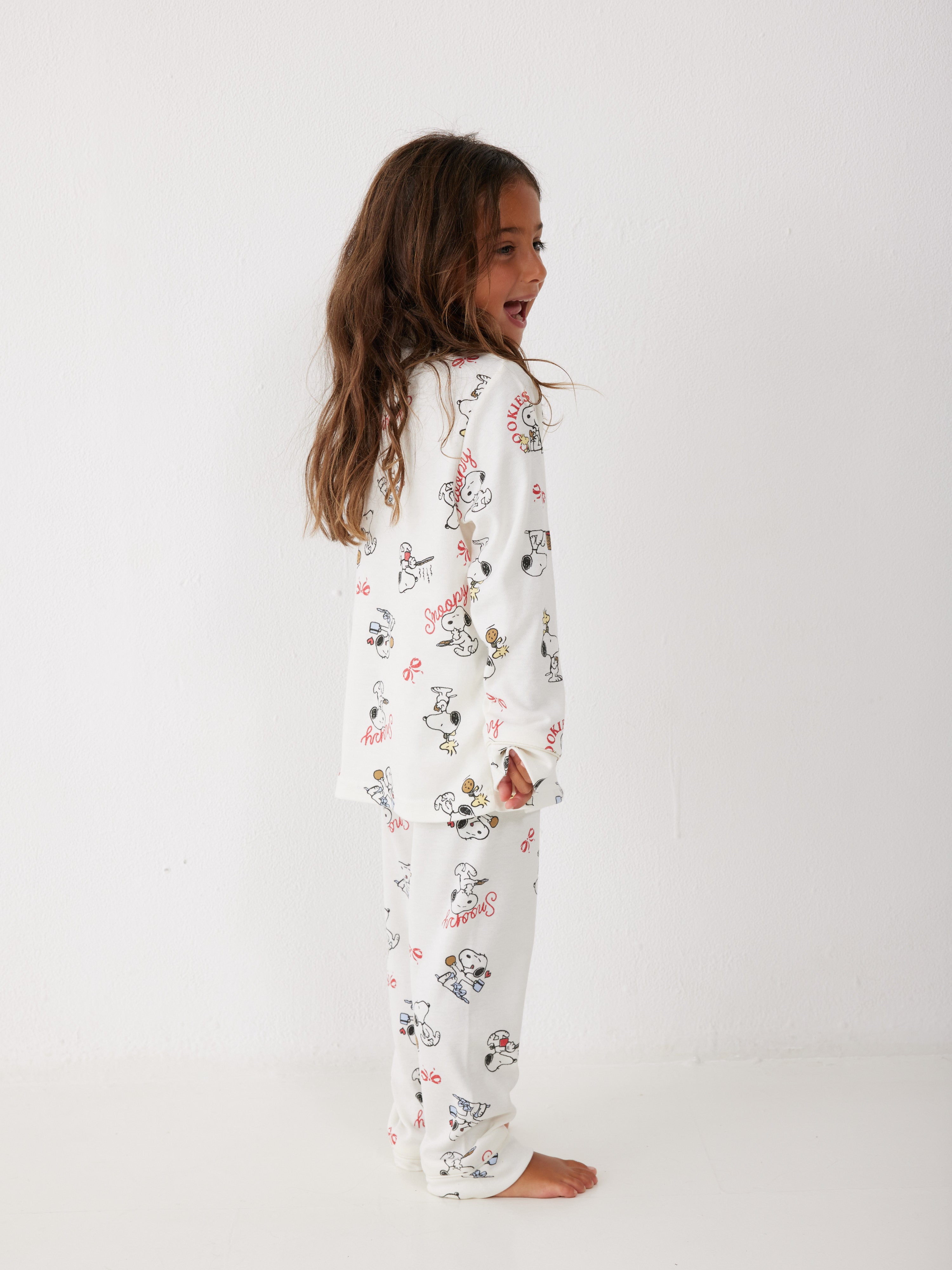 פיג'מה ילדות סנופי מכופתרת - שמנת