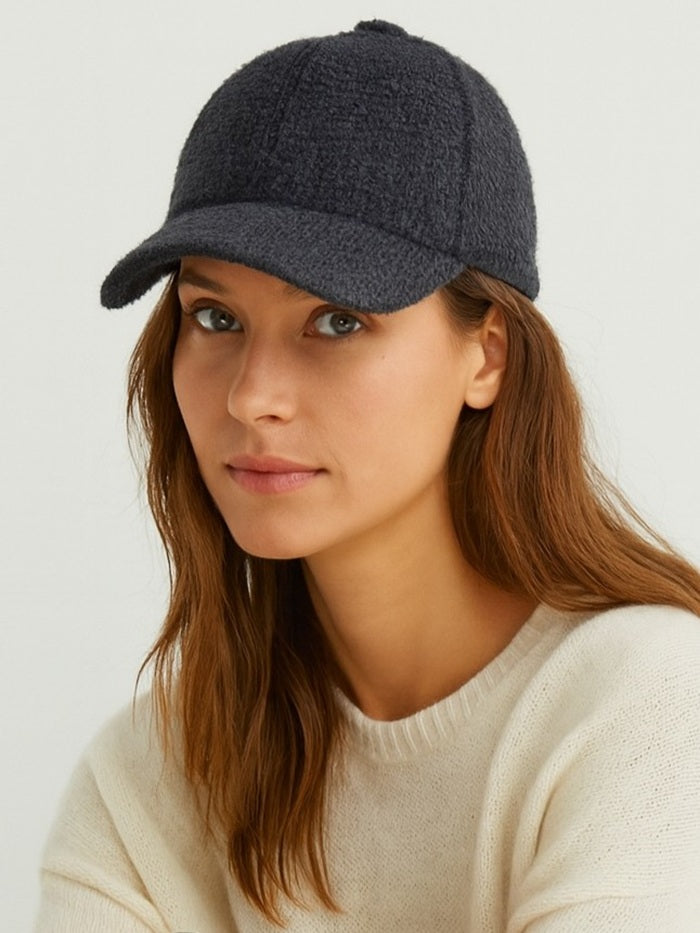 קסקט פרווה פרוע - שחור