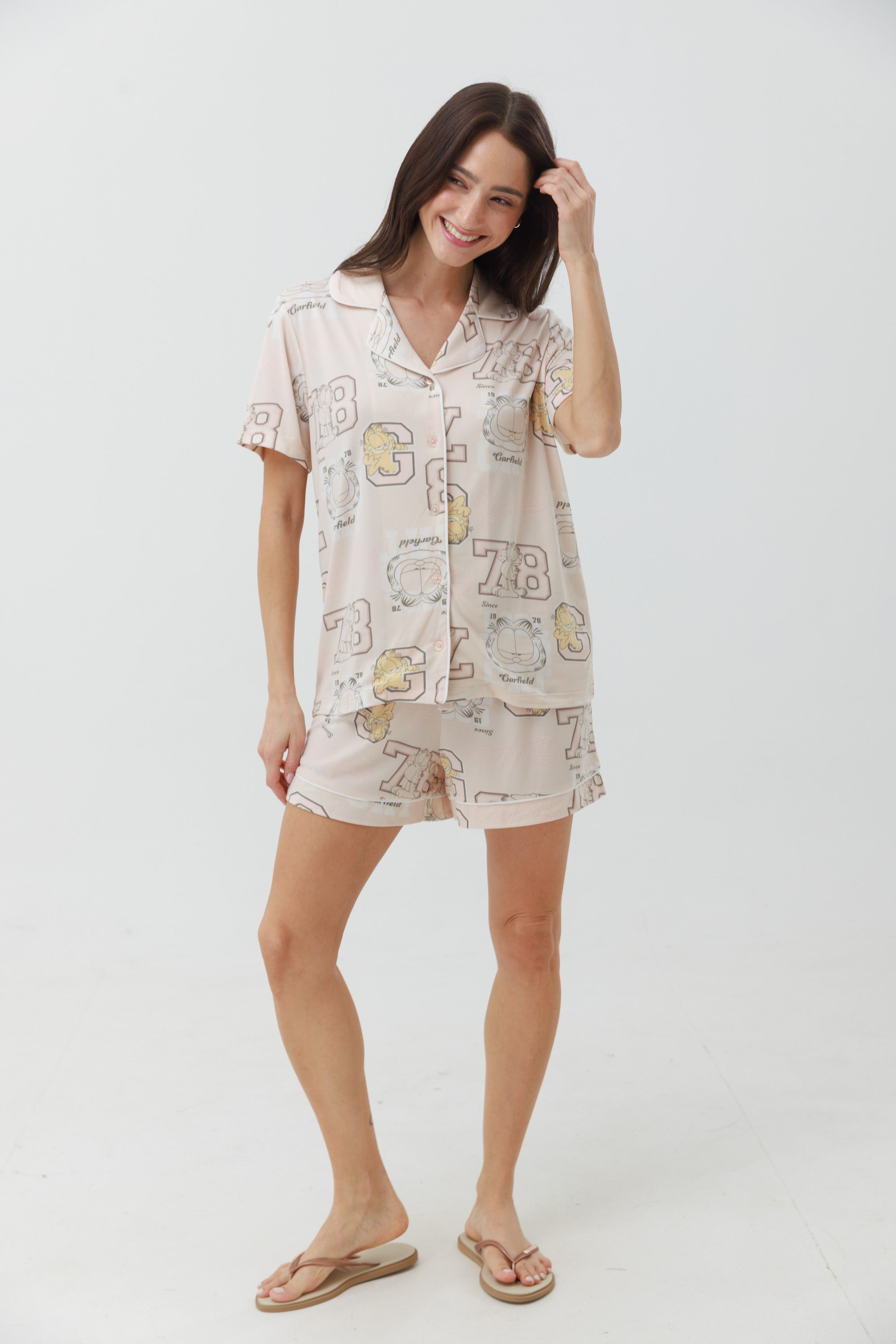 פיג'מה מכופתרת קצרה יאמי - פודרה